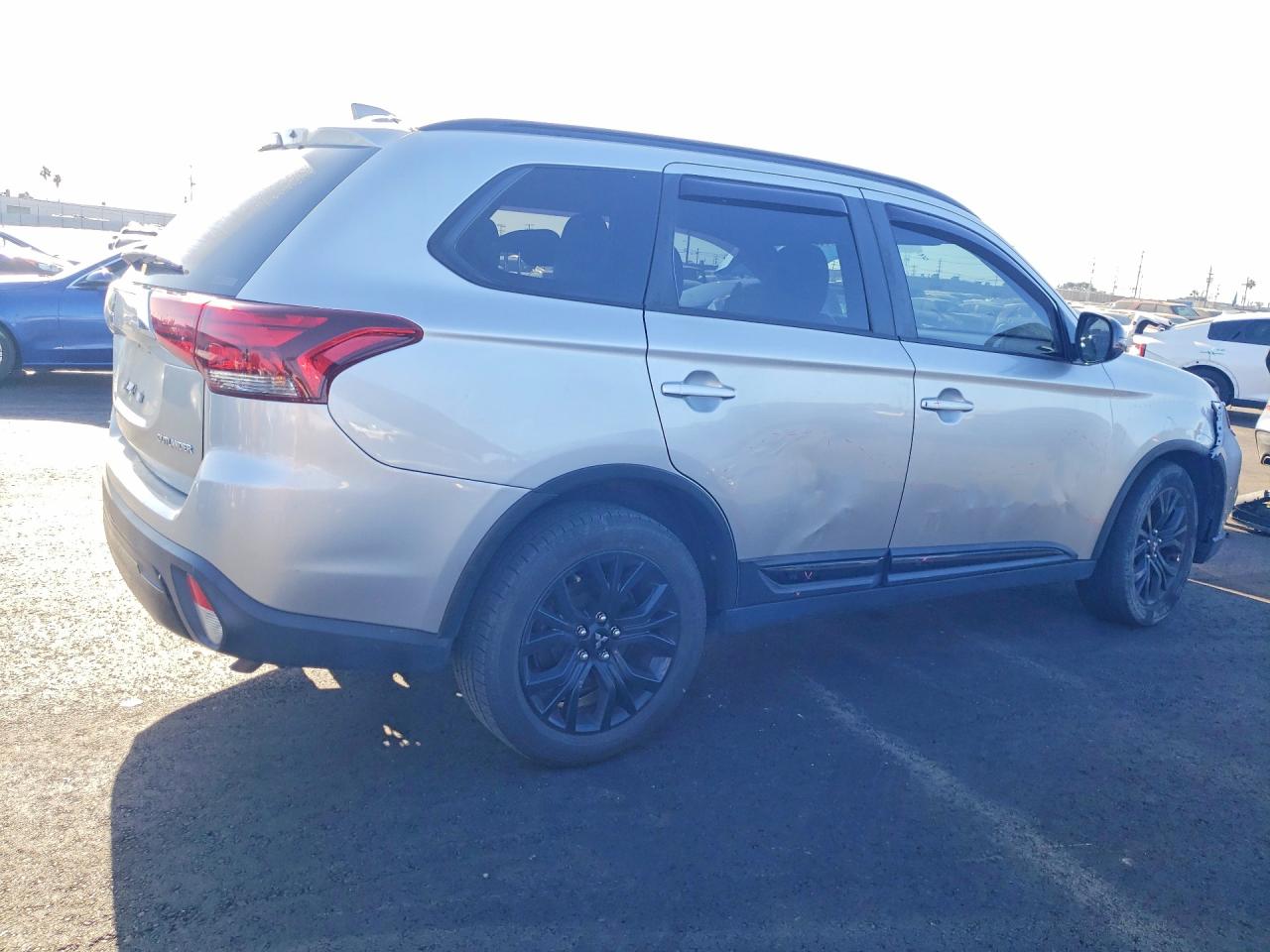 2019 MITSUBISHI OUTLANDER SE photo 5