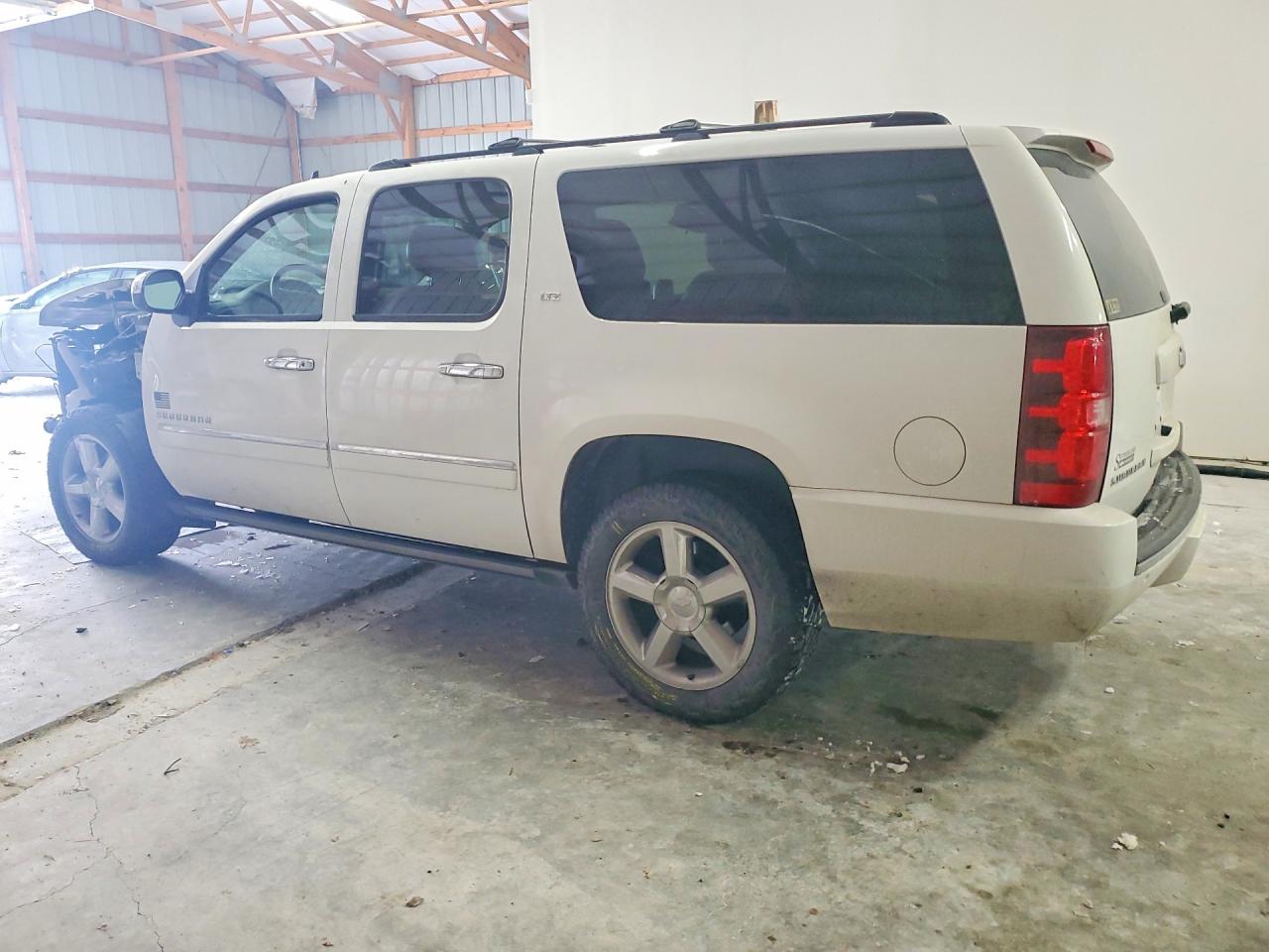 2011 CHEVROLET SUBURBAN K1500 LTZ photo 2