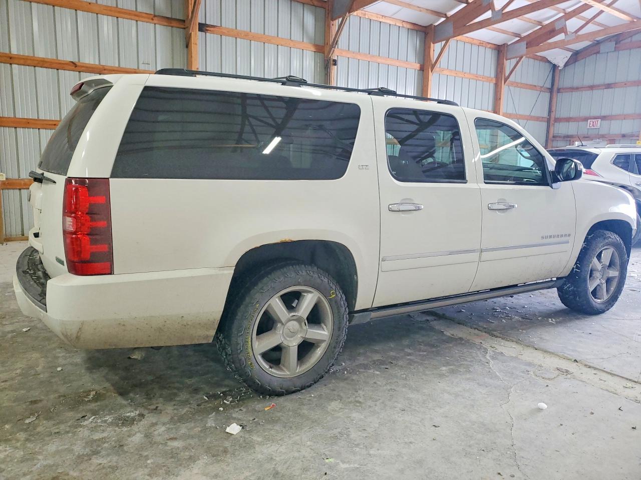 2011 CHEVROLET SUBURBAN K1500 LTZ photo 3