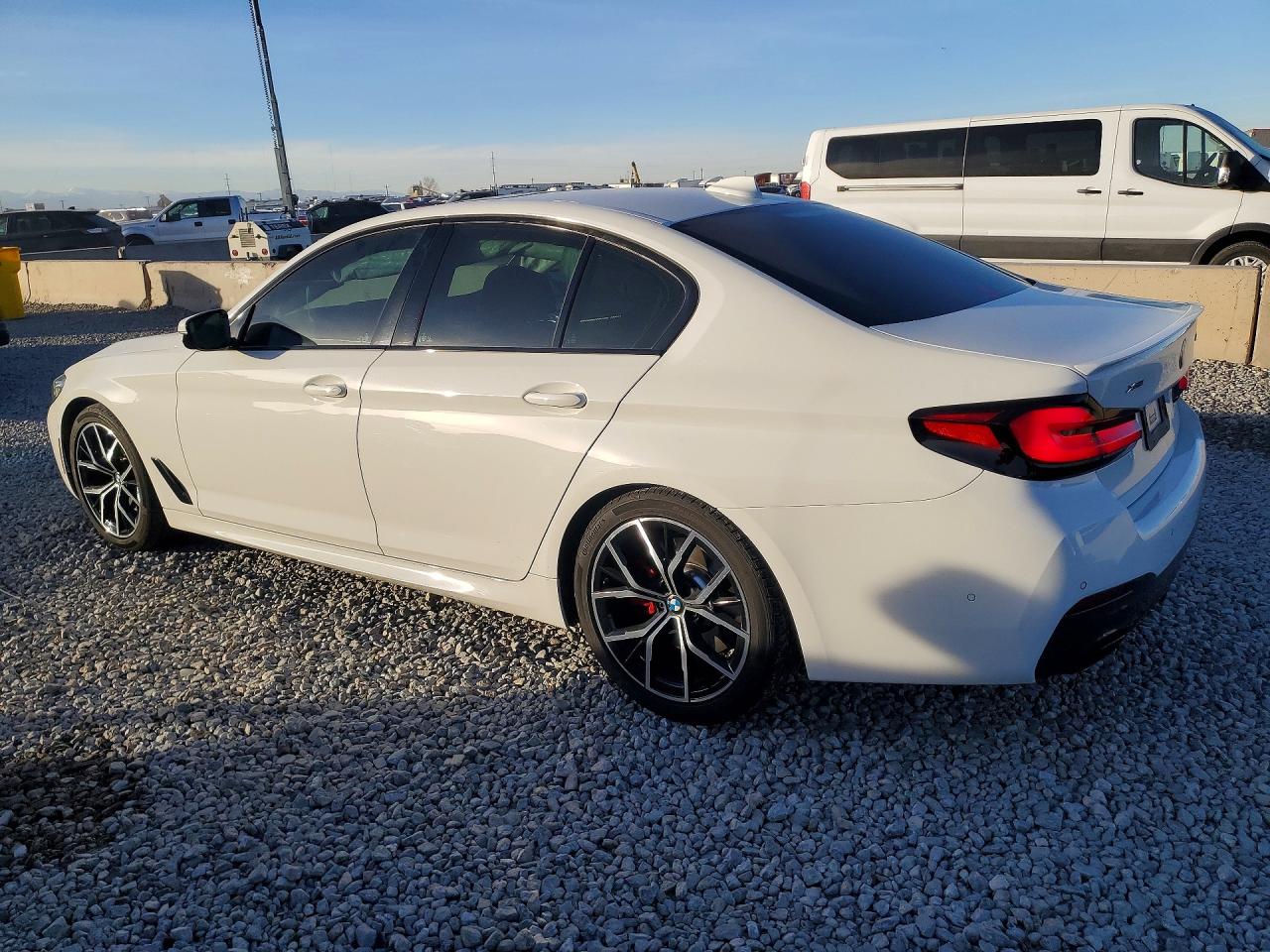 2022 BMW 530 XI photo 3