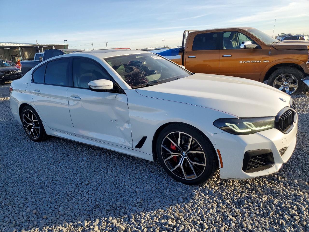 2022 BMW 530 XI photo 7