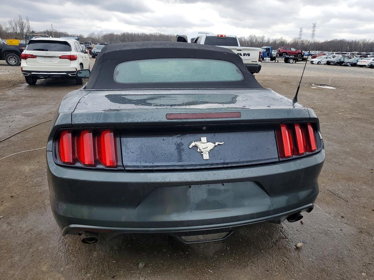 2016 FORD MUSTANG photo 11