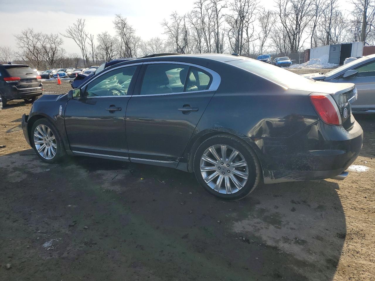 2010 LINCOLN MKS photo 2