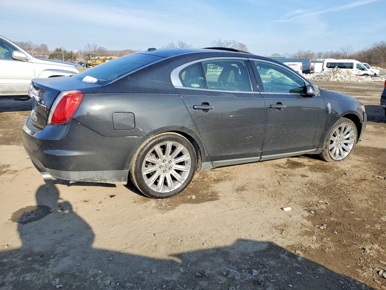 2010 LINCOLN MKS photo 3