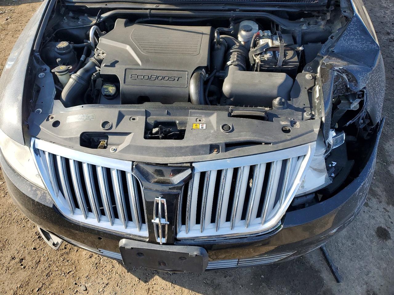 2010 LINCOLN MKS photo 11