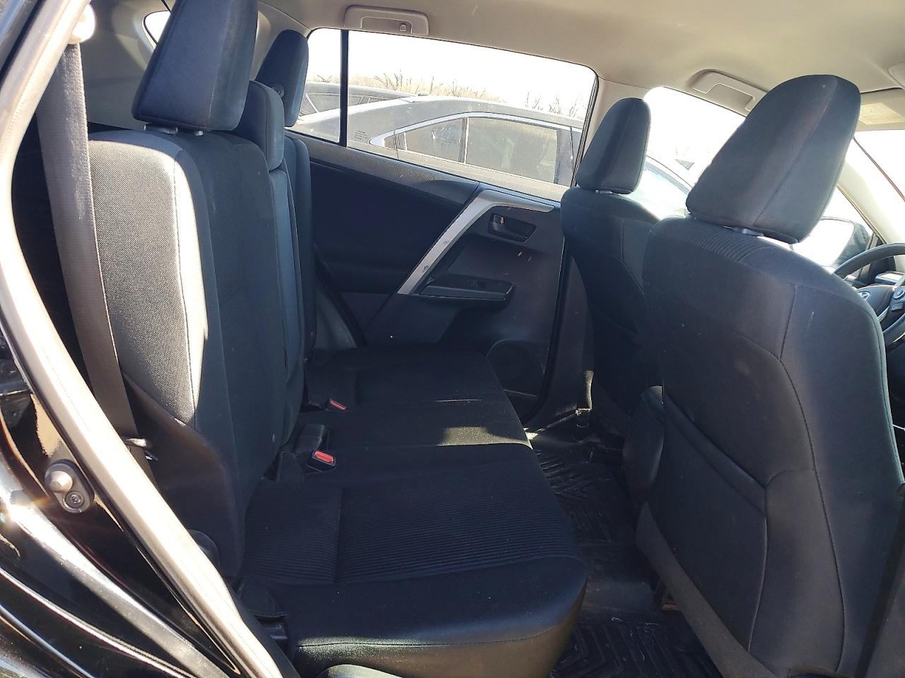 2017 TOYOTA RAV4 LE photo 11
