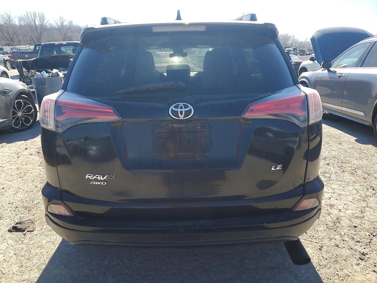 2017 TOYOTA RAV4 LE photo 6