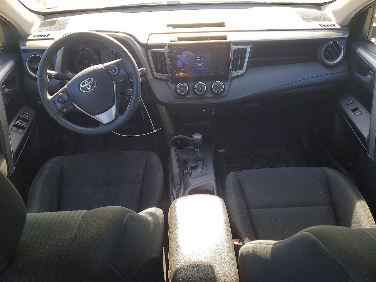 2017 TOYOTA RAV4 LE photo 8