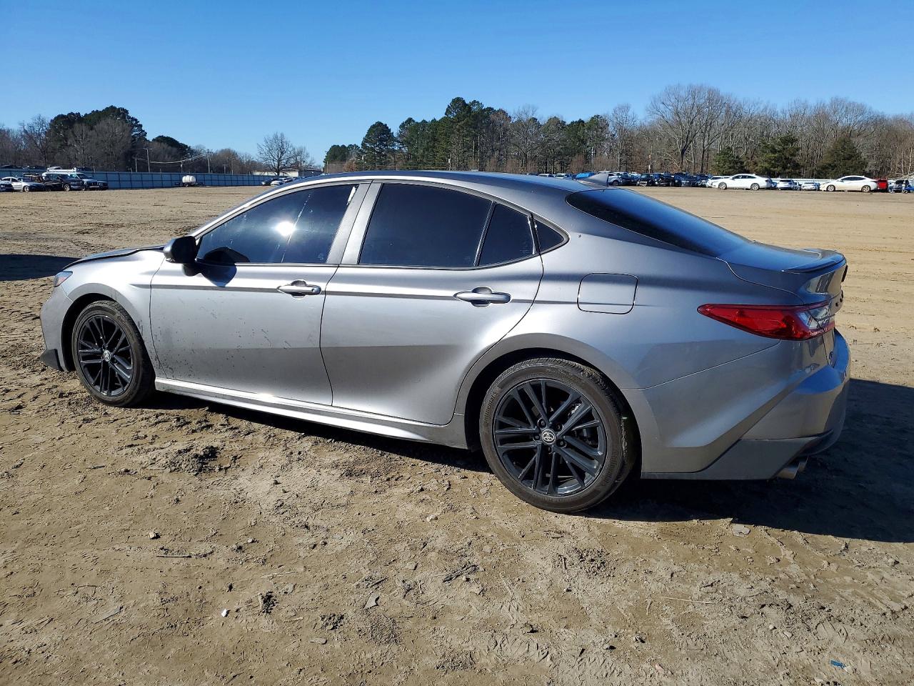 2025 TOYOTA CAMRY SE photo 3