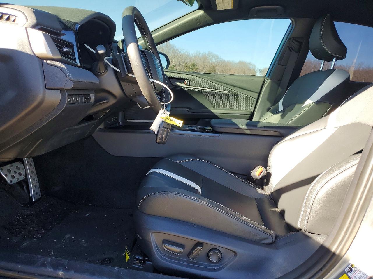 2025 TOYOTA CAMRY SE photo 13