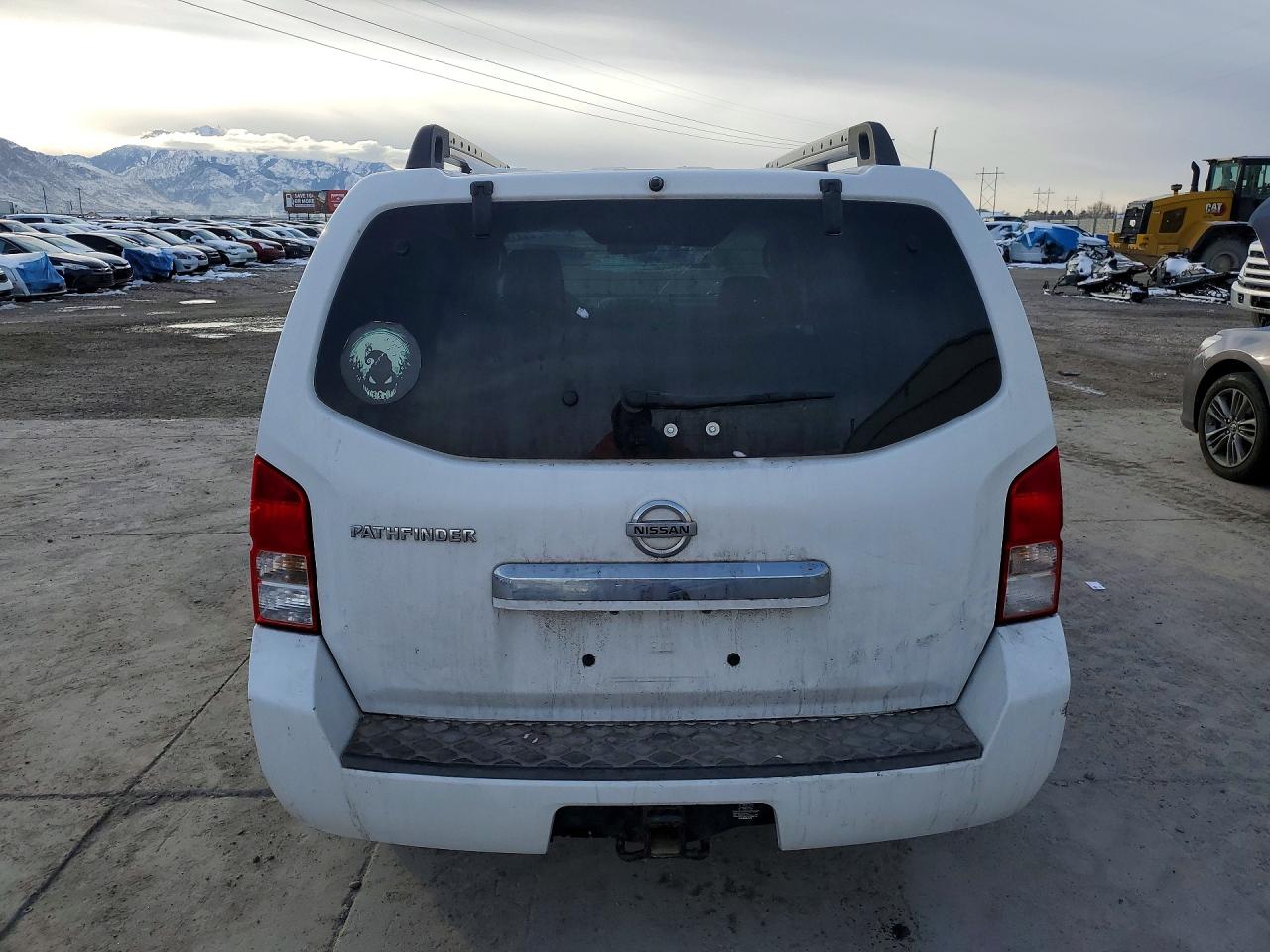 2011 NISSAN PATHFINDER S photo 6