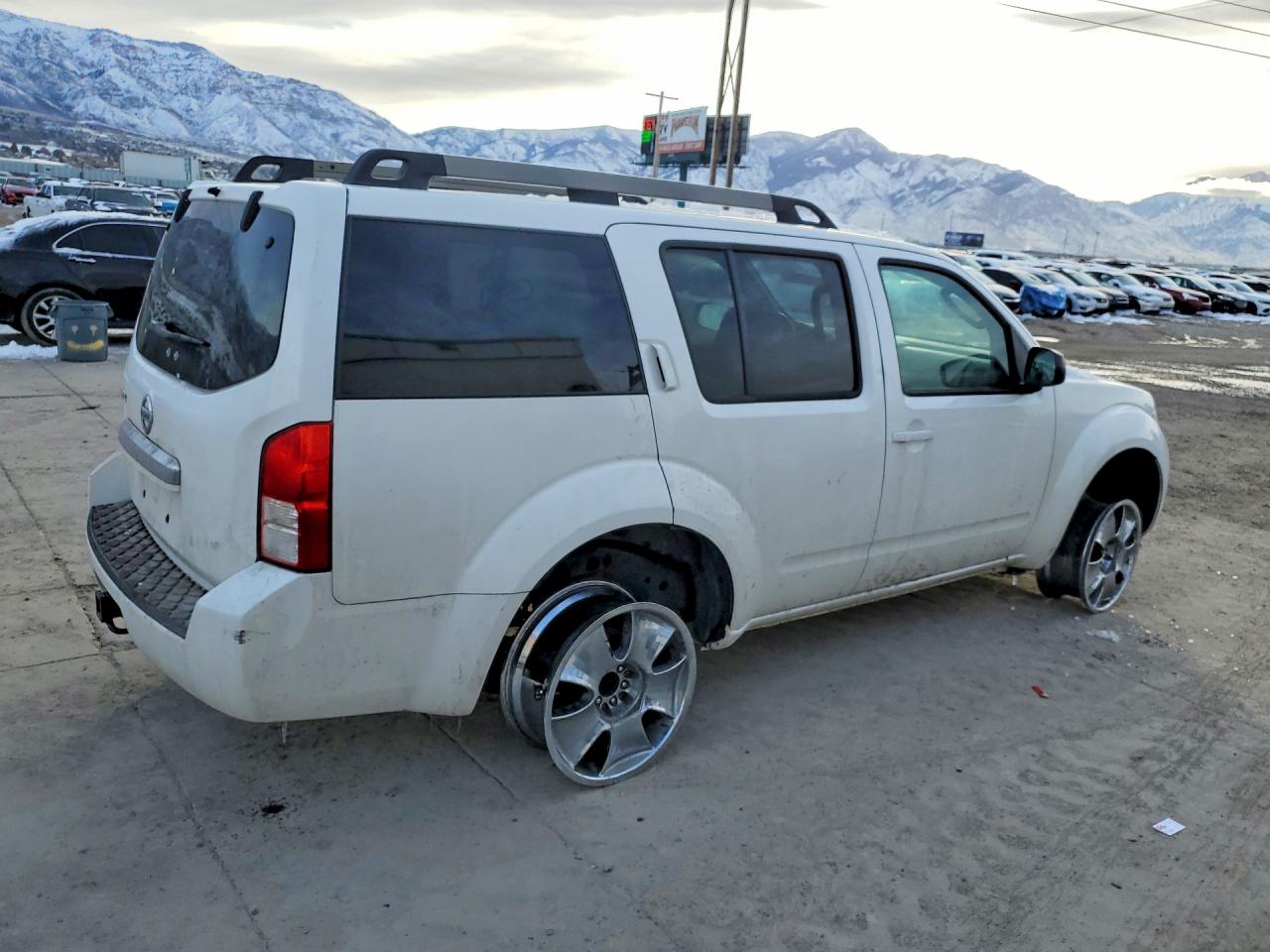 2011 NISSAN PATHFINDER S photo 3