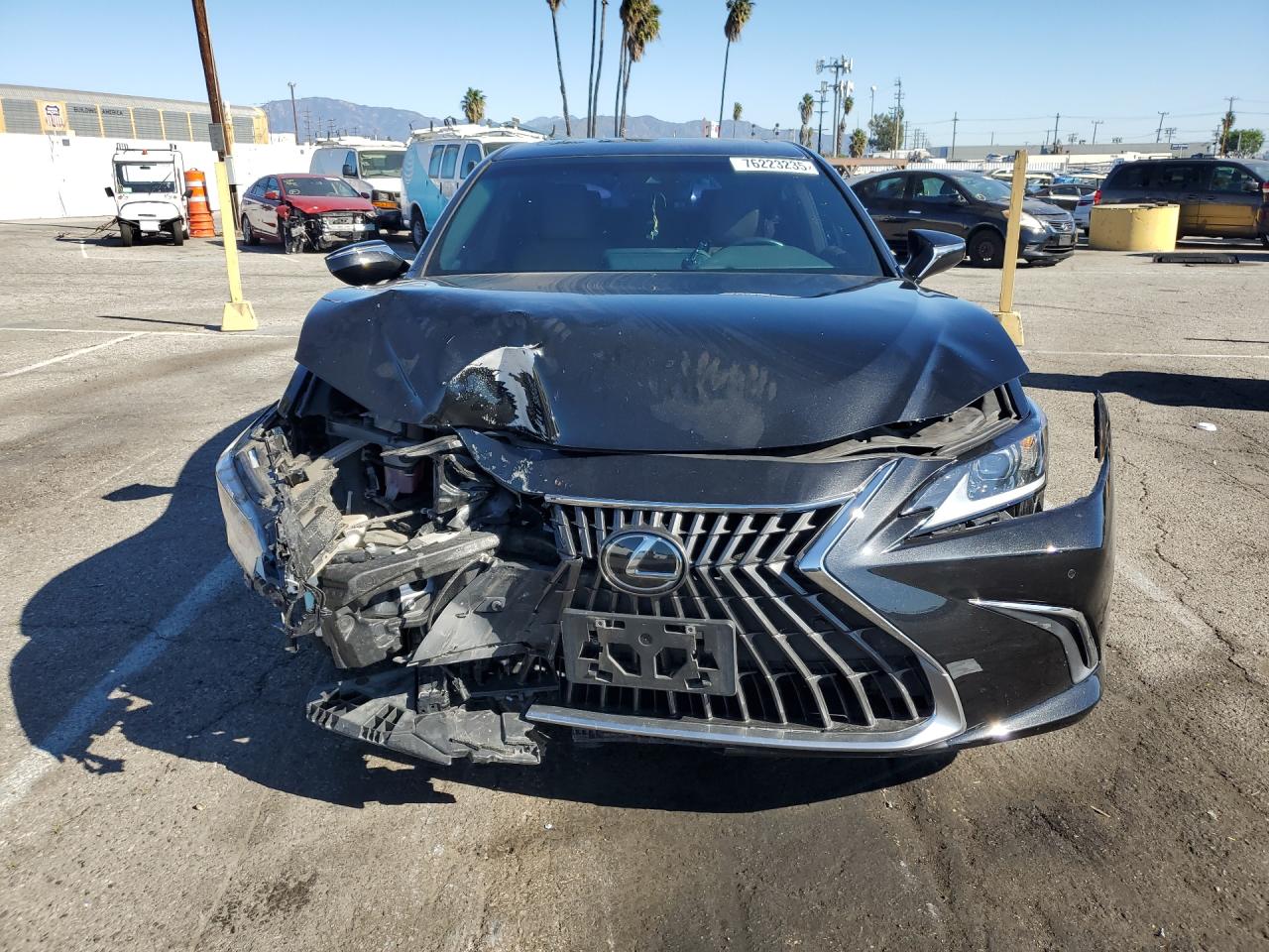 2023 LEXUS ES photo 9