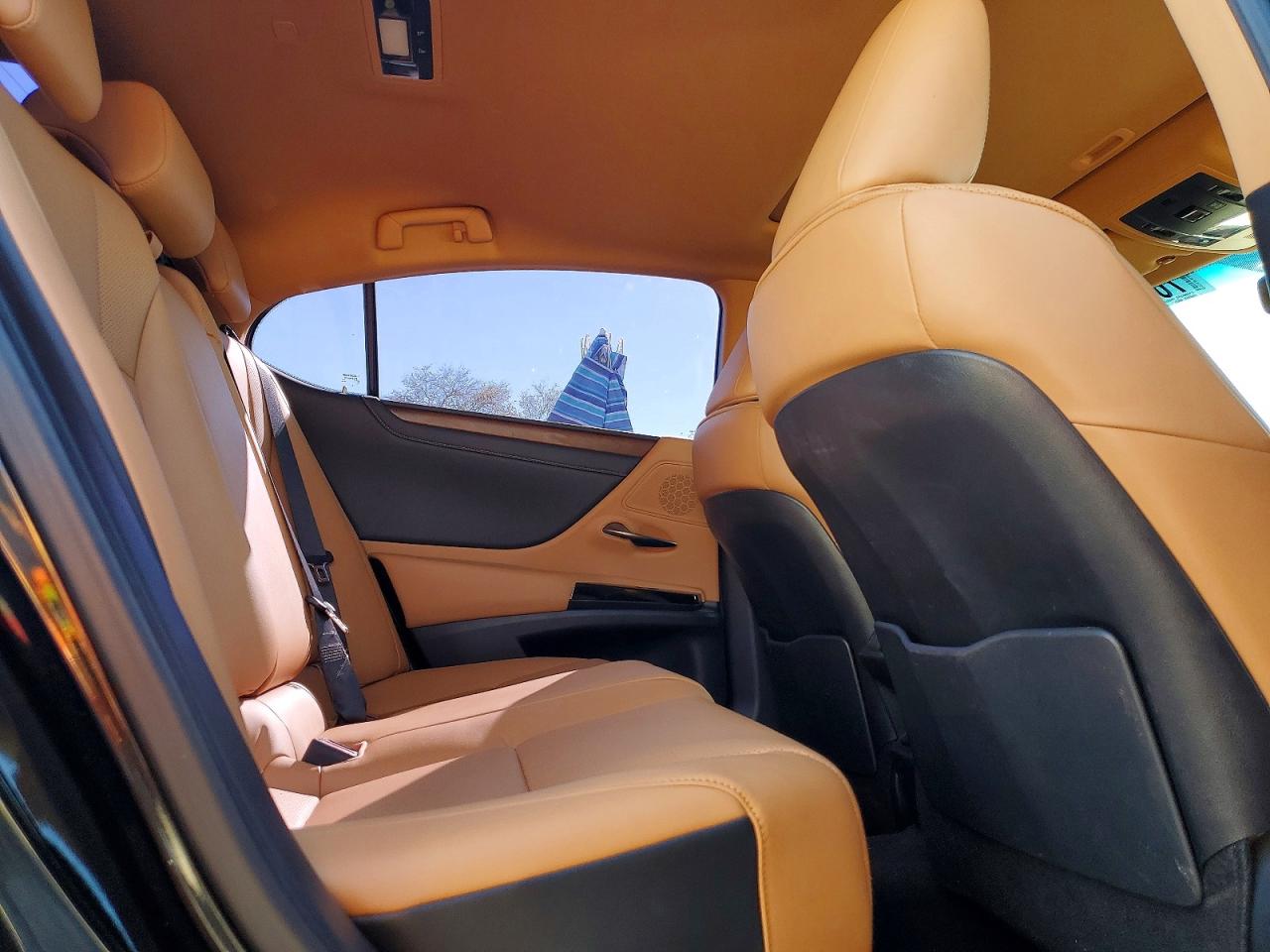 2023 LEXUS ES photo 19