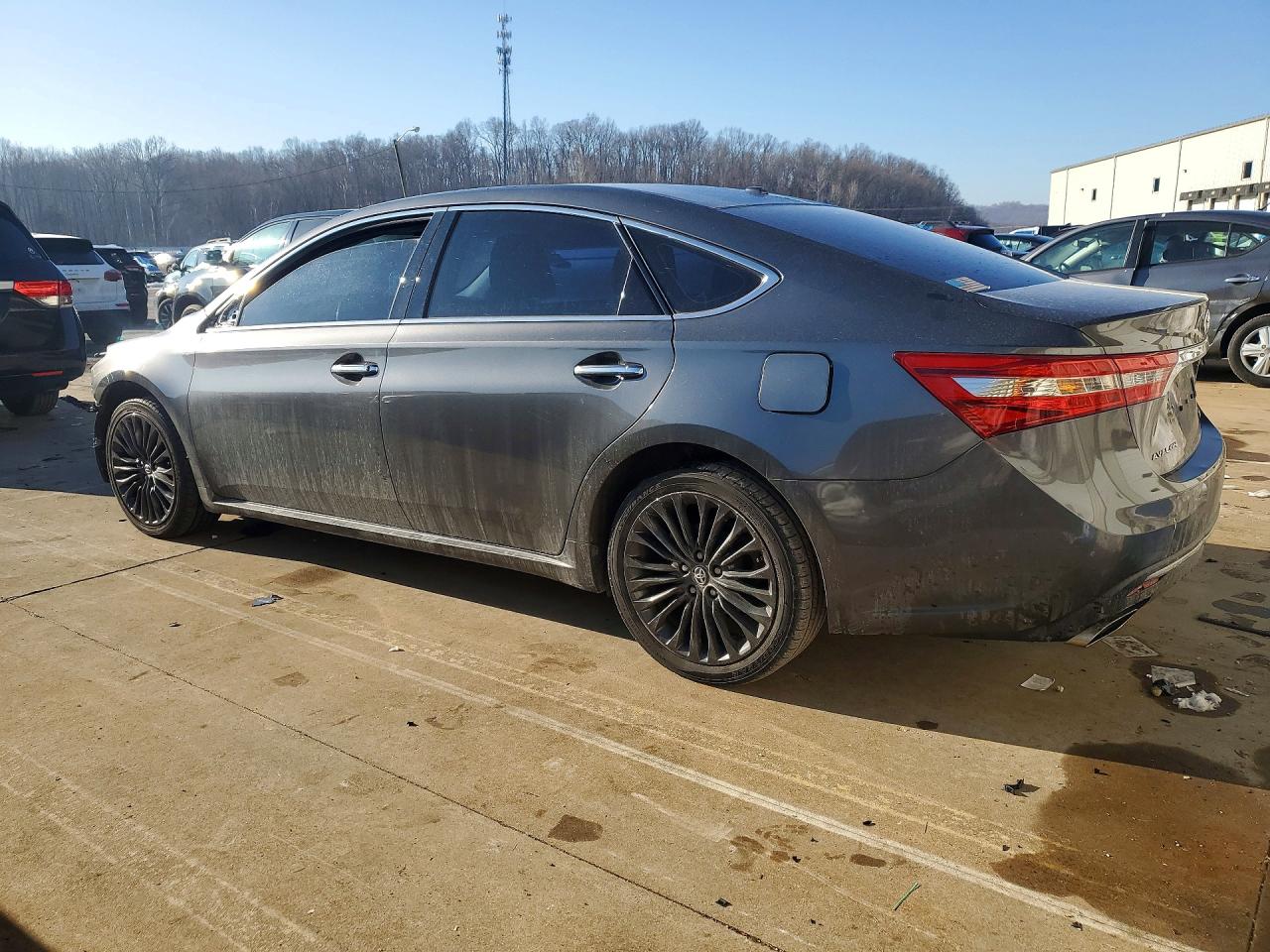 2016 TOYOTA AVALON photo 3