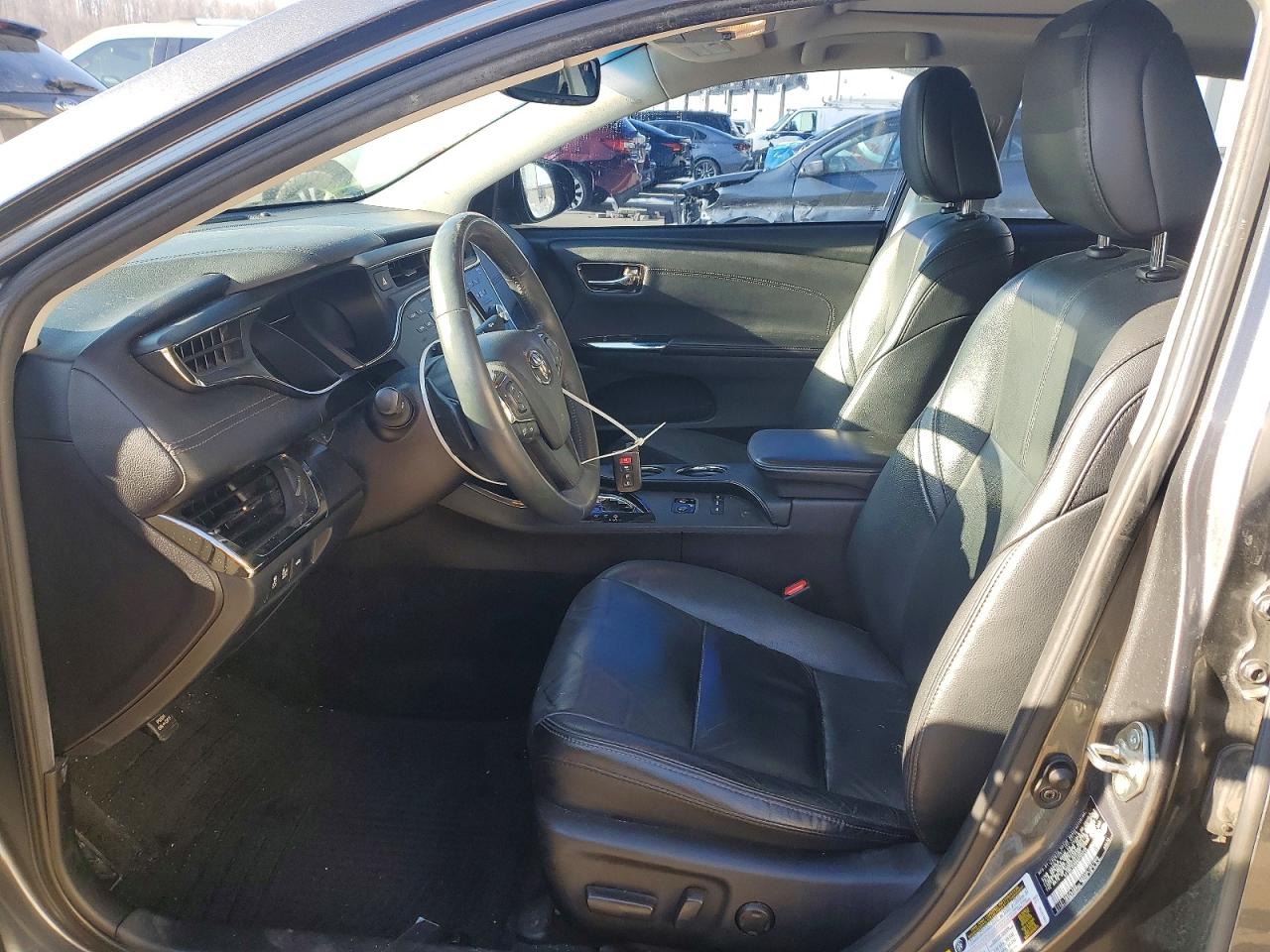 2016 TOYOTA AVALON photo 13