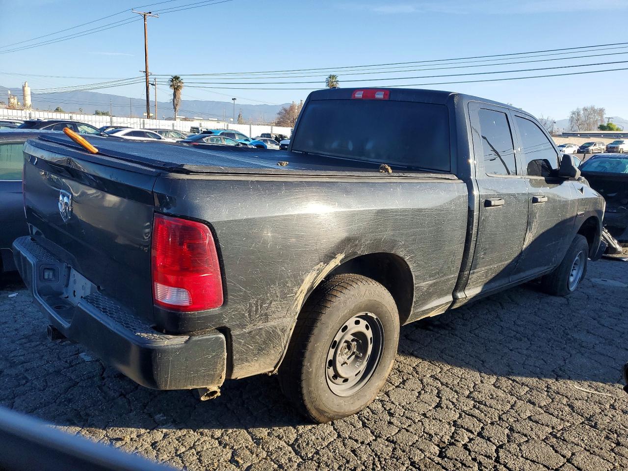 2016 RAM 1500 ST photo 5