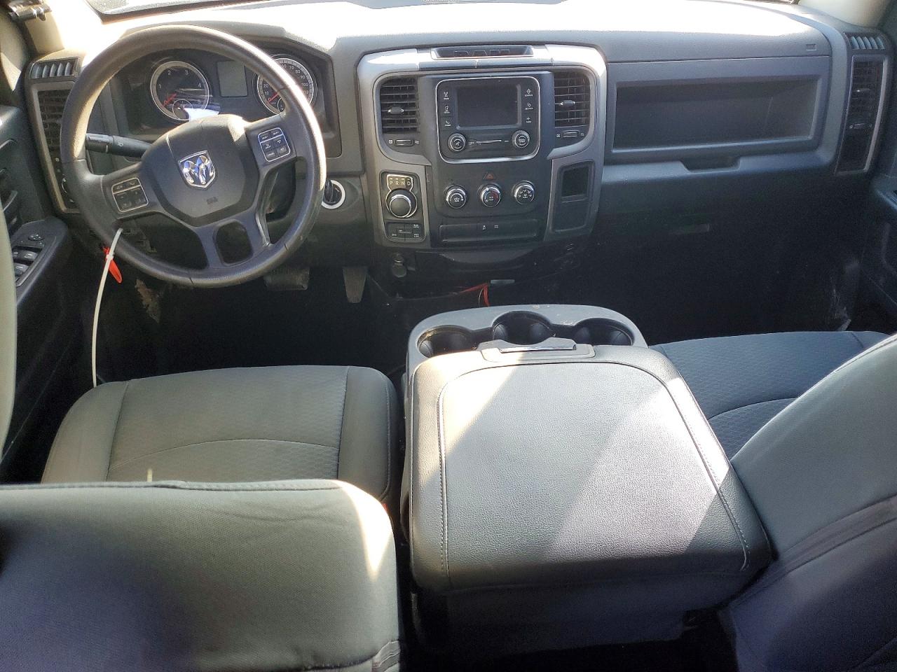 2016 RAM 1500 ST photo 15
