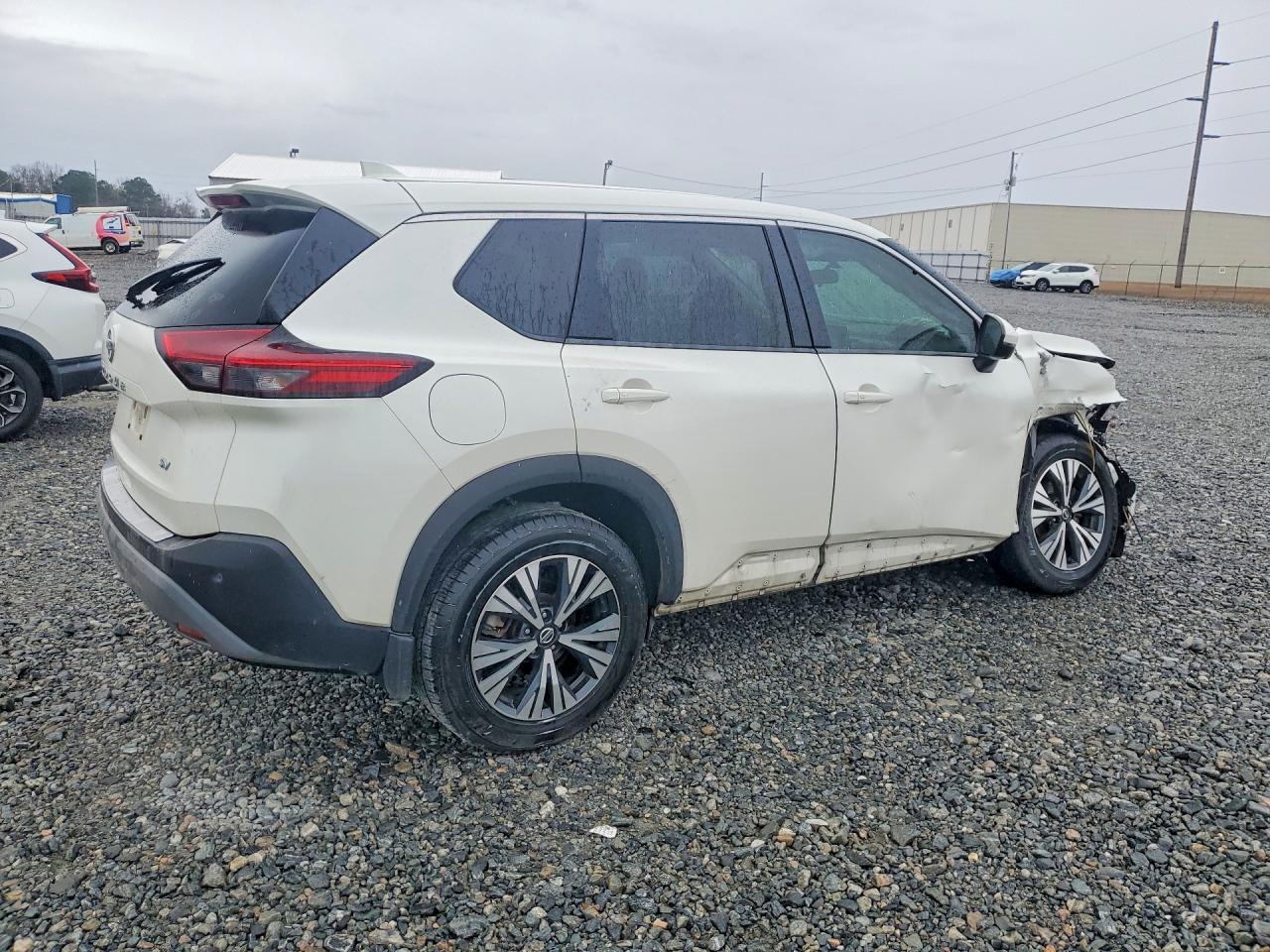 2021 NISSAN ROGUE SV photo 3