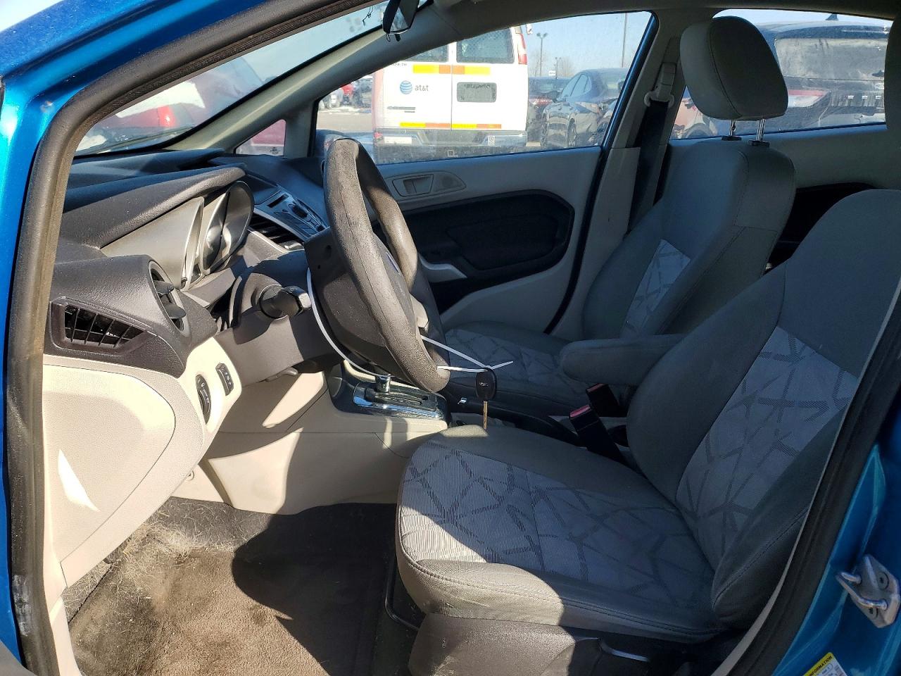 2012 FORD FIESTA SE photo 13