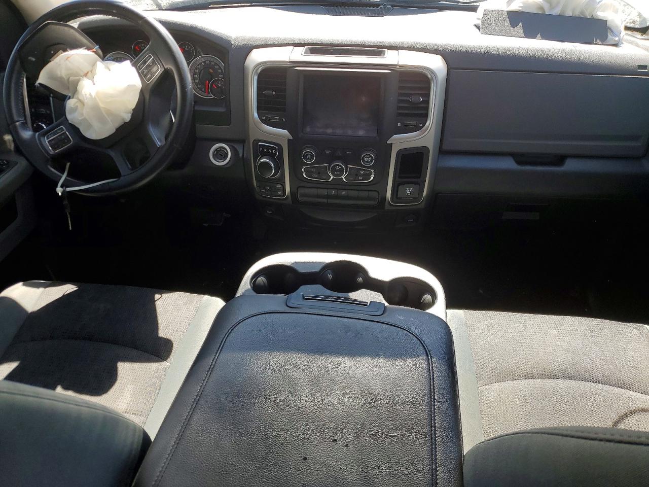 2019 RAM 1500 CLASSIC SLT photo 29