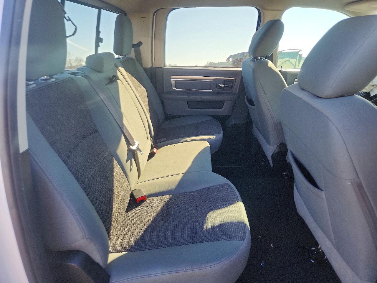 2019 RAM 1500 CLASSIC SLT photo 37