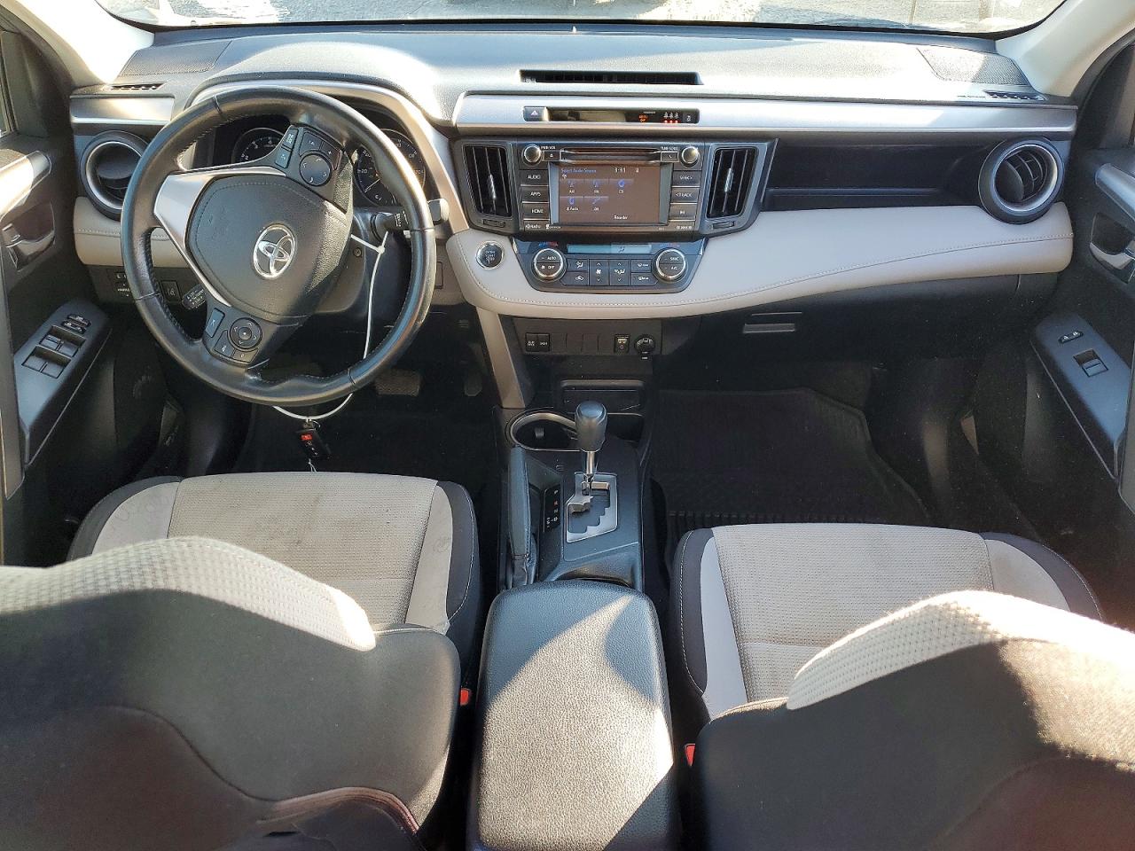 2018 TOYOTA RAV4 XLE photo 15