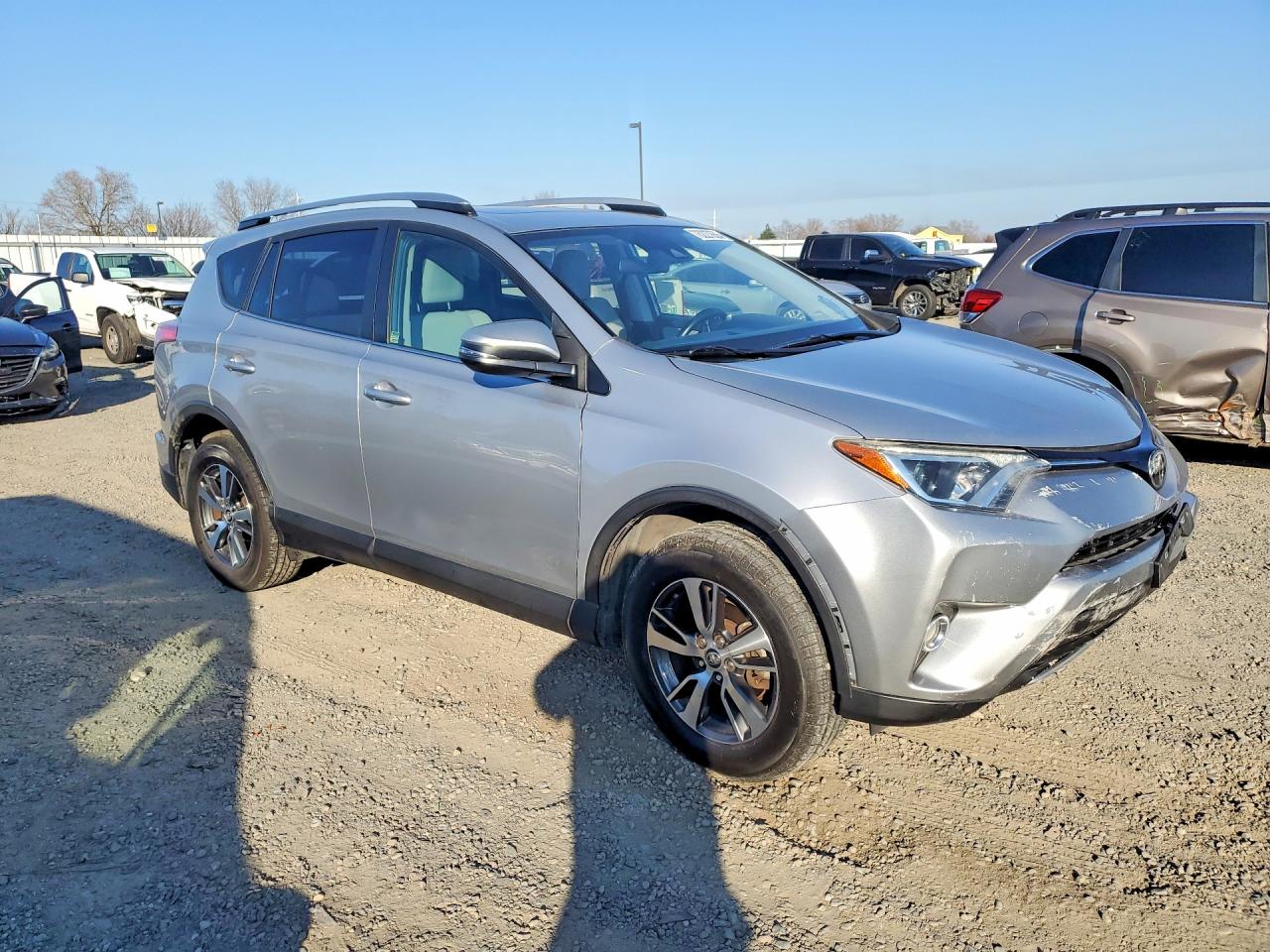 2018 TOYOTA RAV4 XLE photo 7
