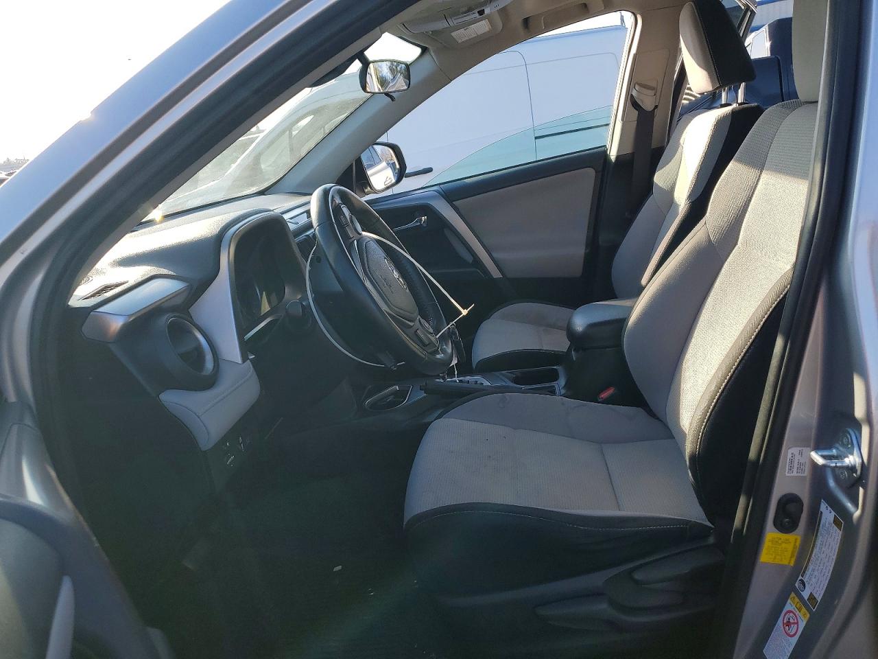 2018 TOYOTA RAV4 XLE photo 13