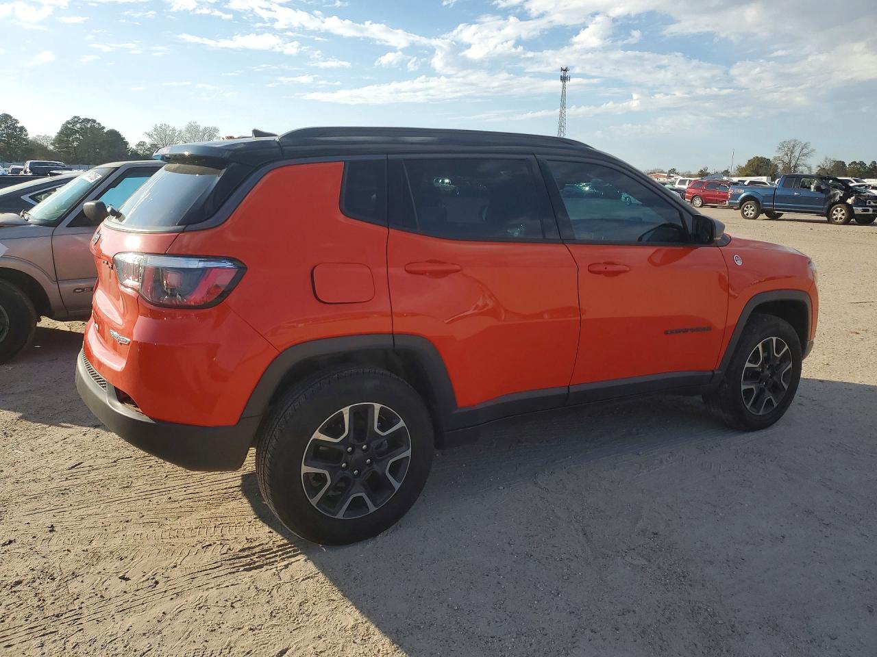2019 JEEP COMPASS TRAILHAWK photo 3