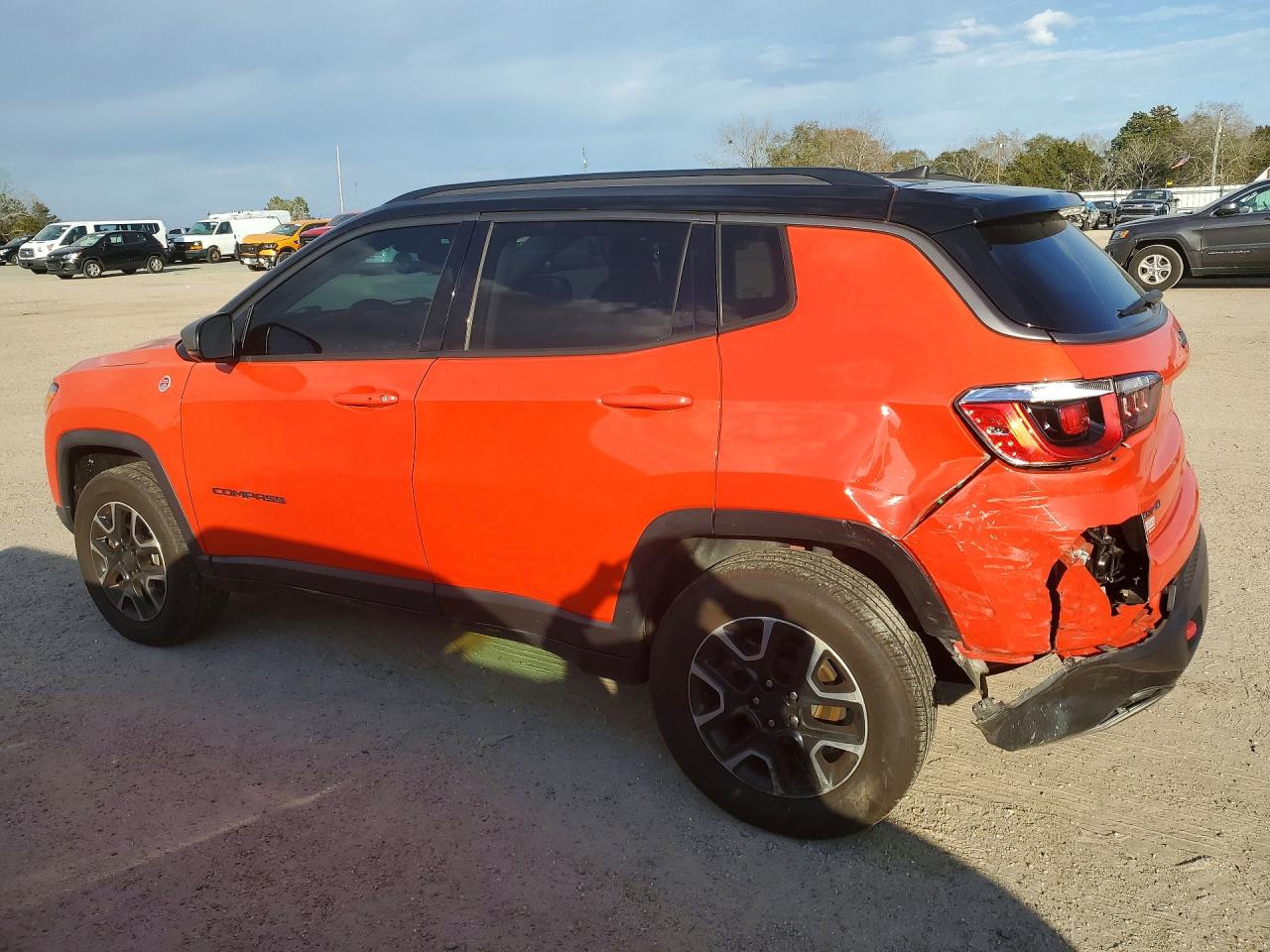 2019 JEEP COMPASS TRAILHAWK photo 2
