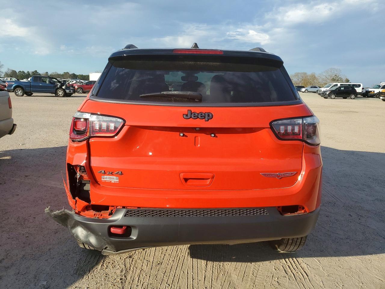 2019 JEEP COMPASS TRAILHAWK photo 6