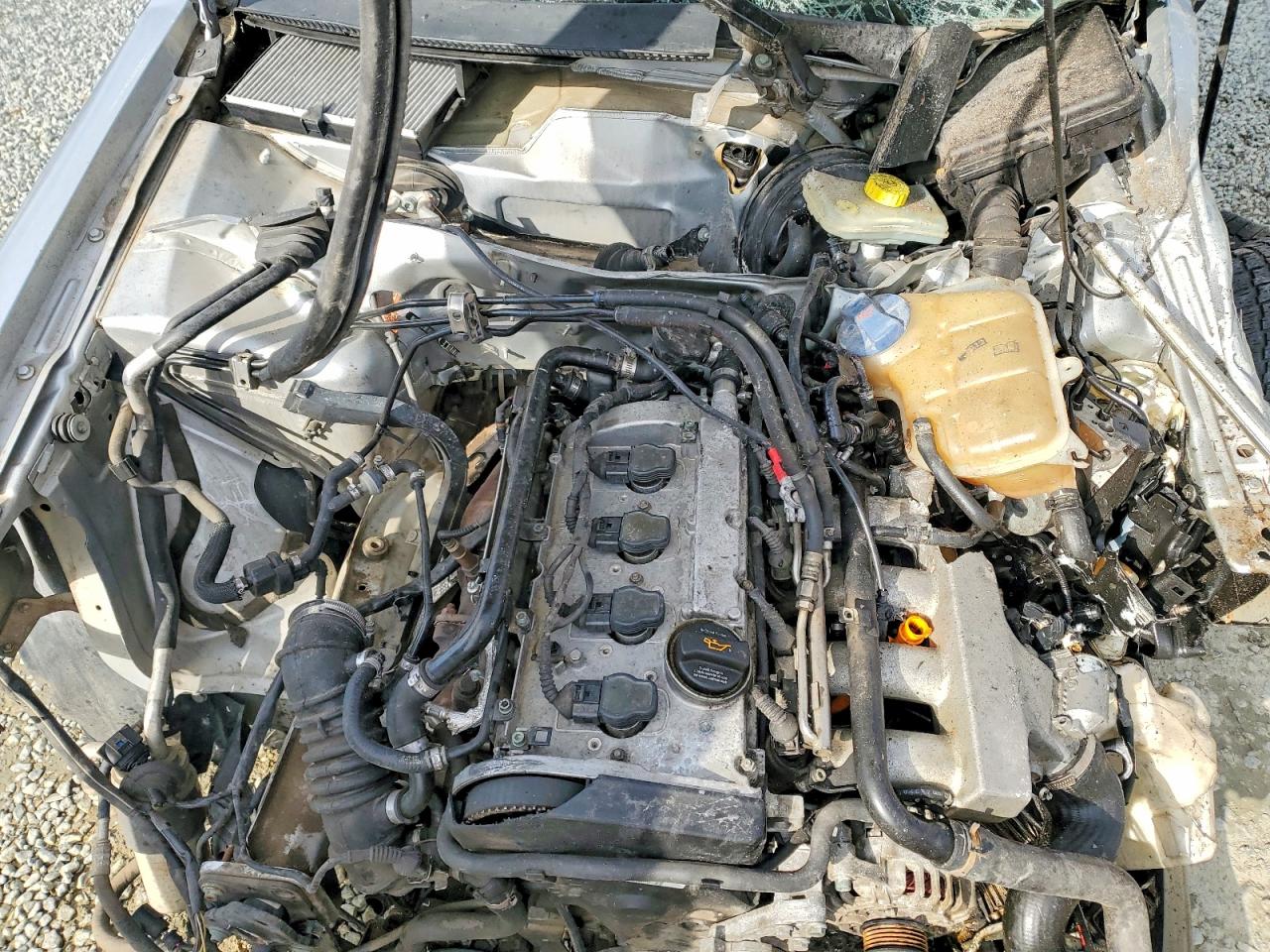 2004 VOLKSWAGEN PASSAT GLS photo 21