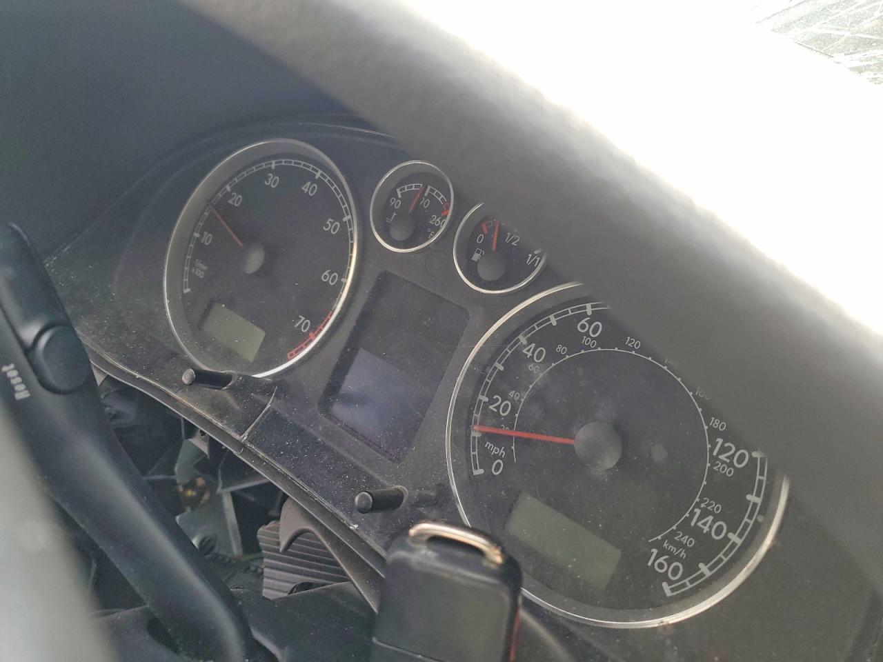2004 VOLKSWAGEN PASSAT GLS photo 17