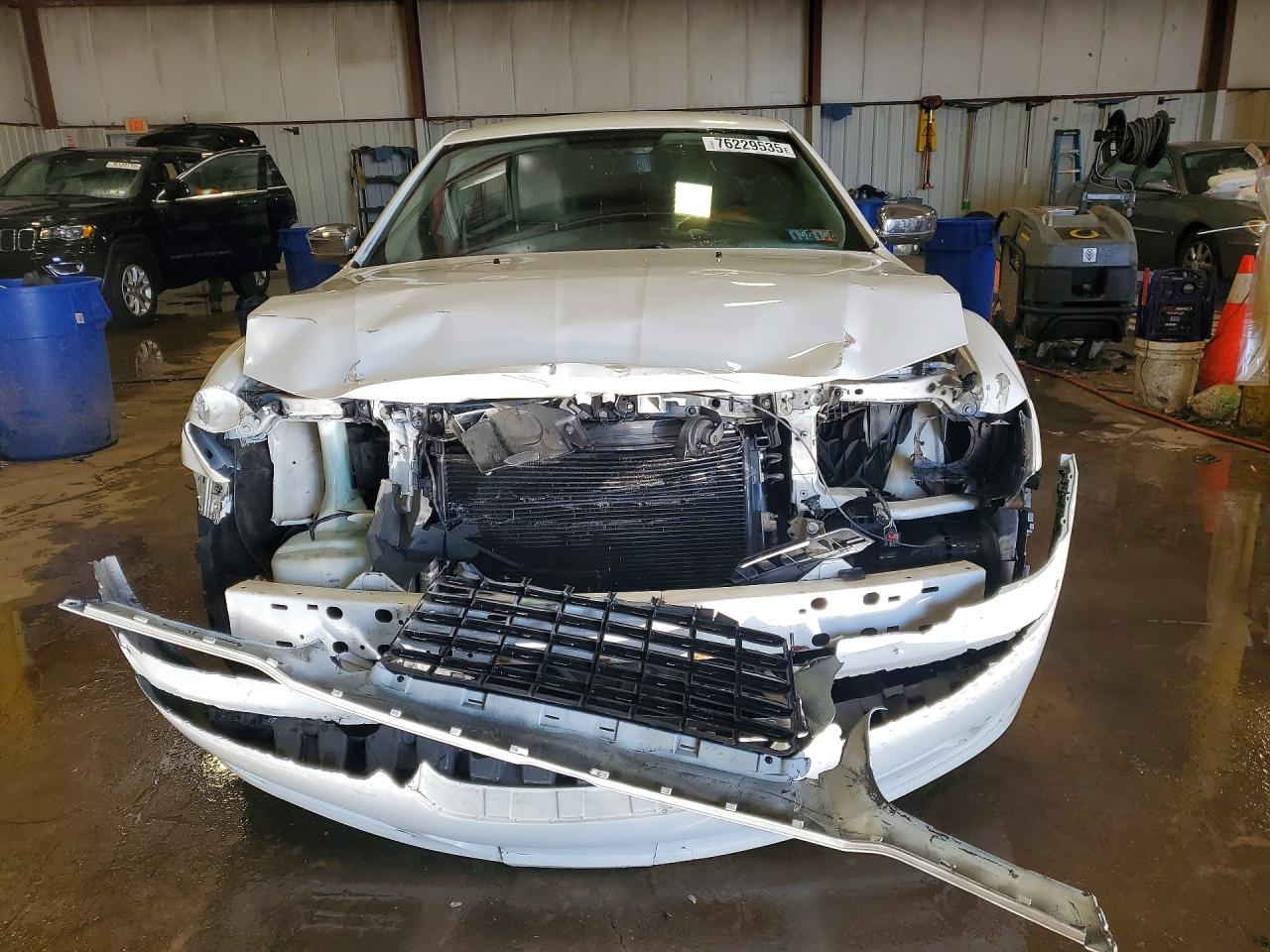 2013 CHRYSLER 300C photo 9