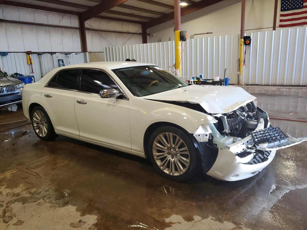 2013 CHRYSLER 300C photo 7