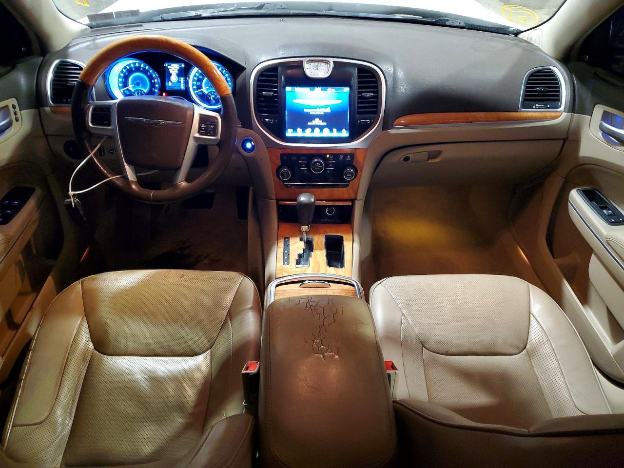2013 CHRYSLER 300C photo 15