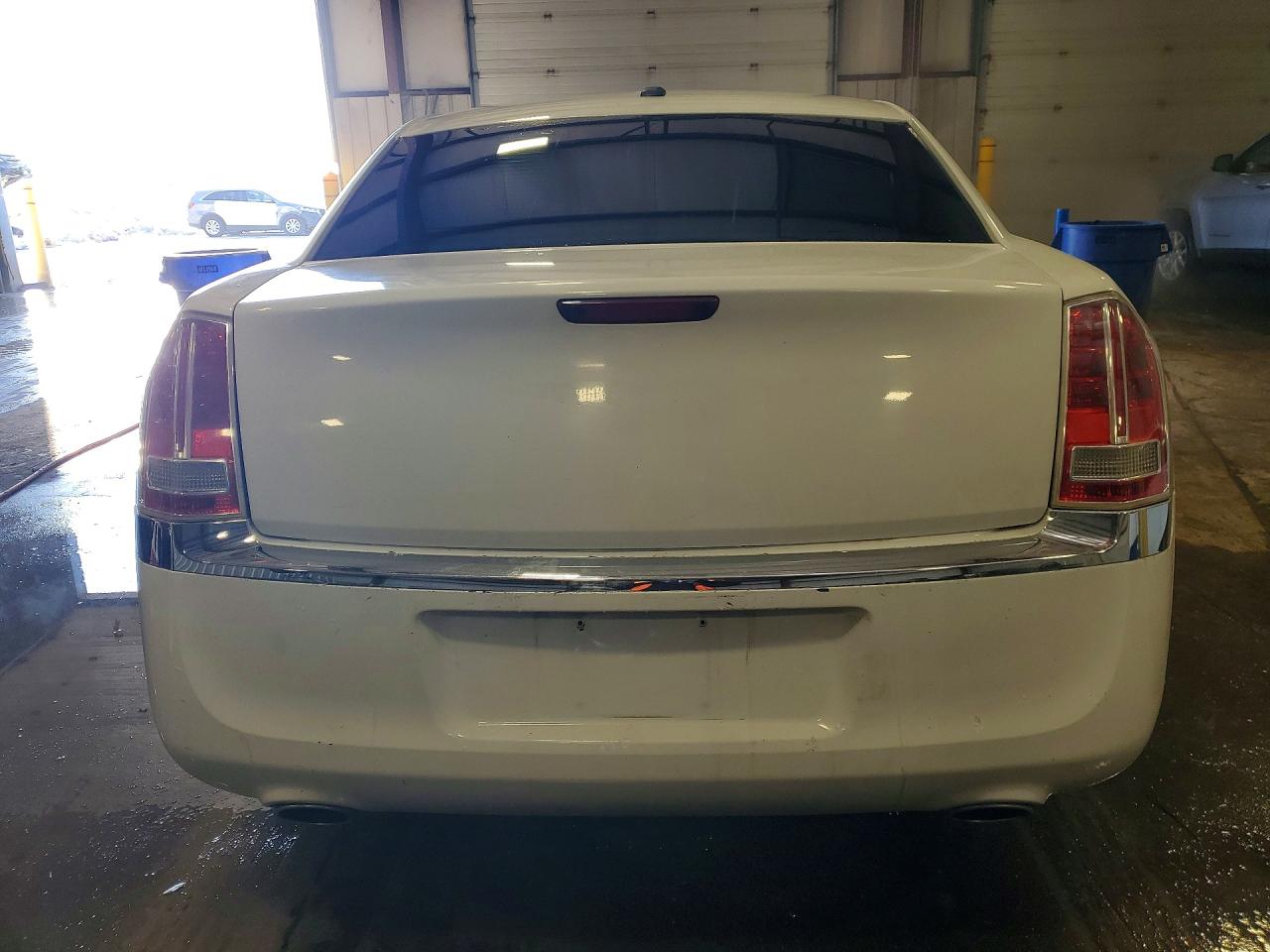 2013 CHRYSLER 300C photo 11