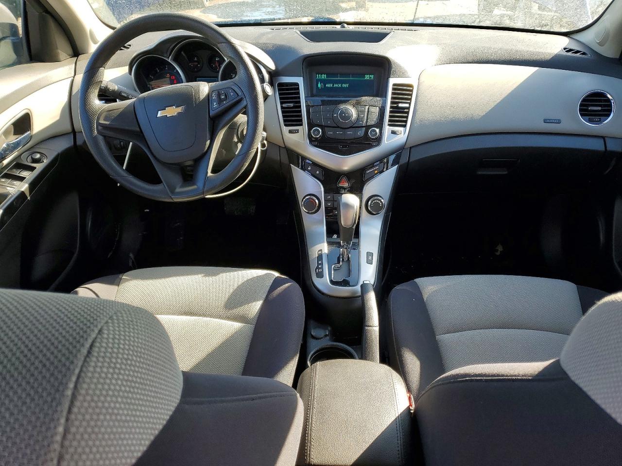 2013 CHEVROLET CRUZE LS photo 8