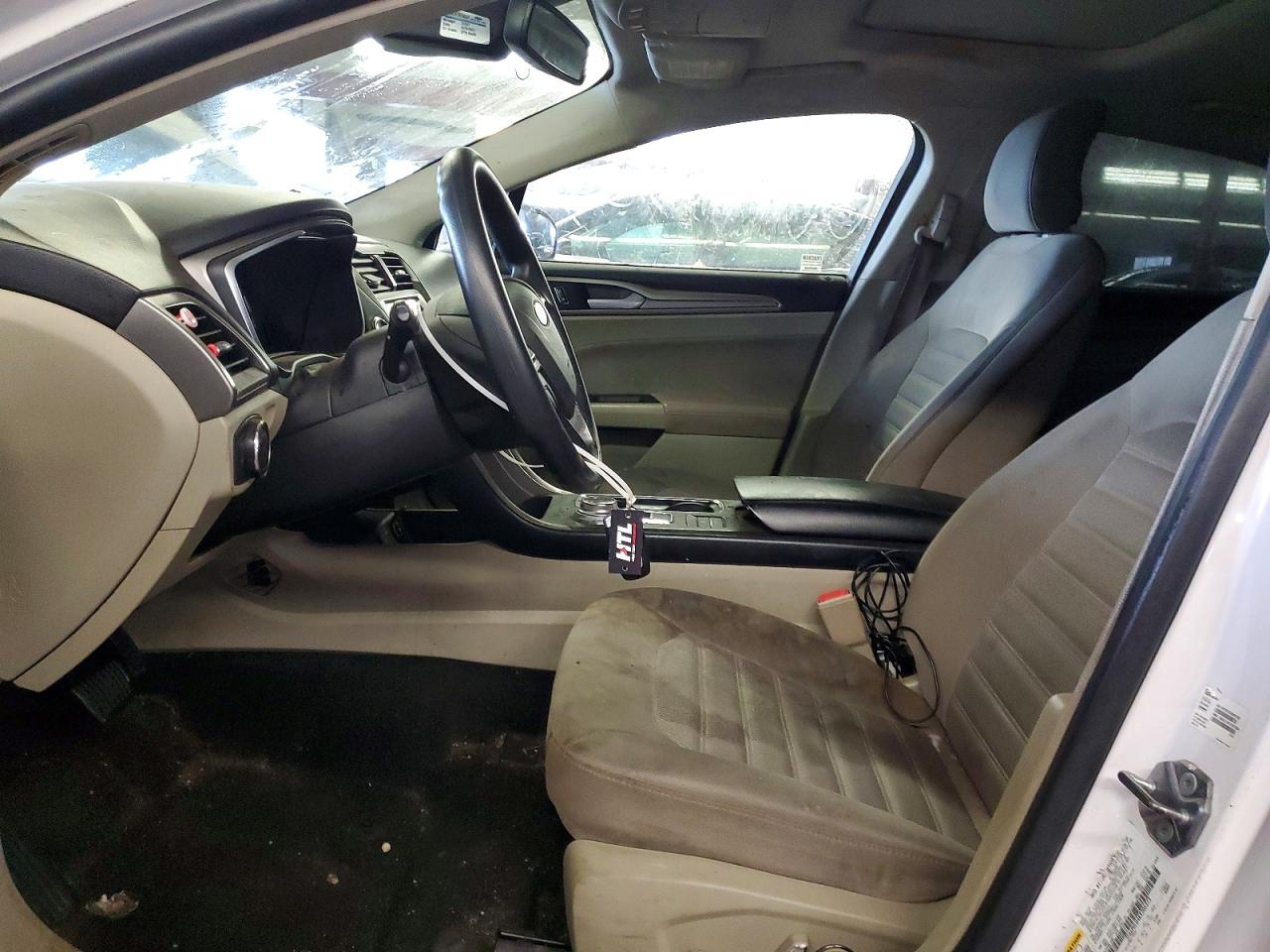2019 FORD FUSION SE photo 19