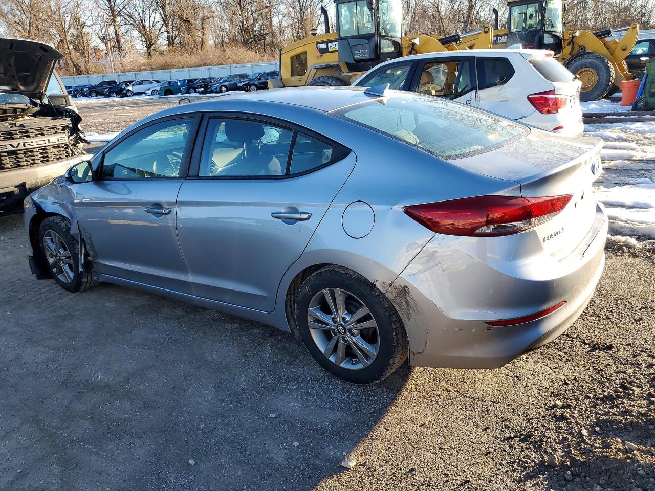 2017 HYUNDAI ELANTRA photo 2