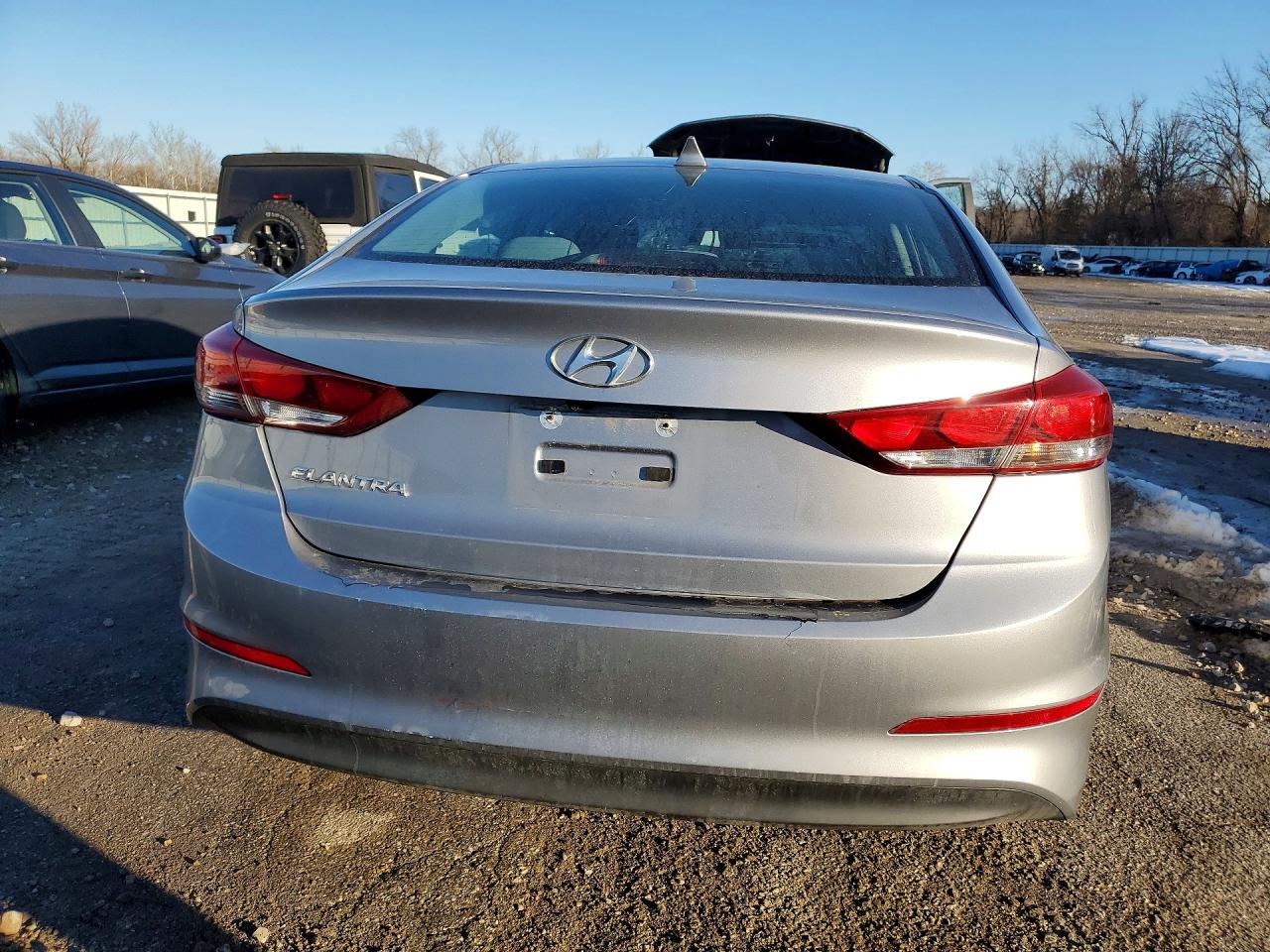 2017 HYUNDAI ELANTRA photo 6