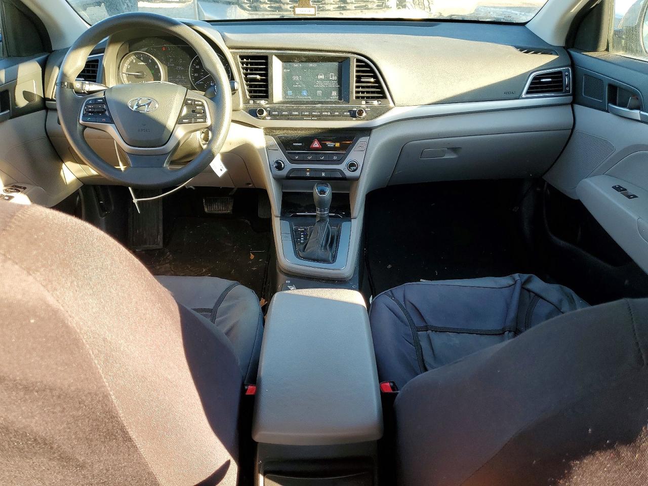 2017 HYUNDAI ELANTRA photo 8