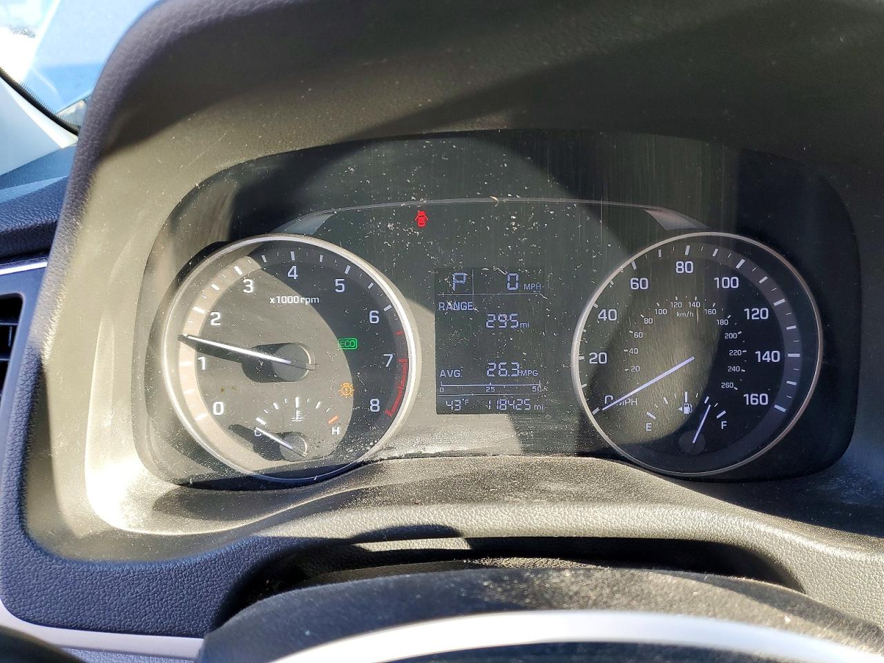 2017 HYUNDAI ELANTRA photo 9