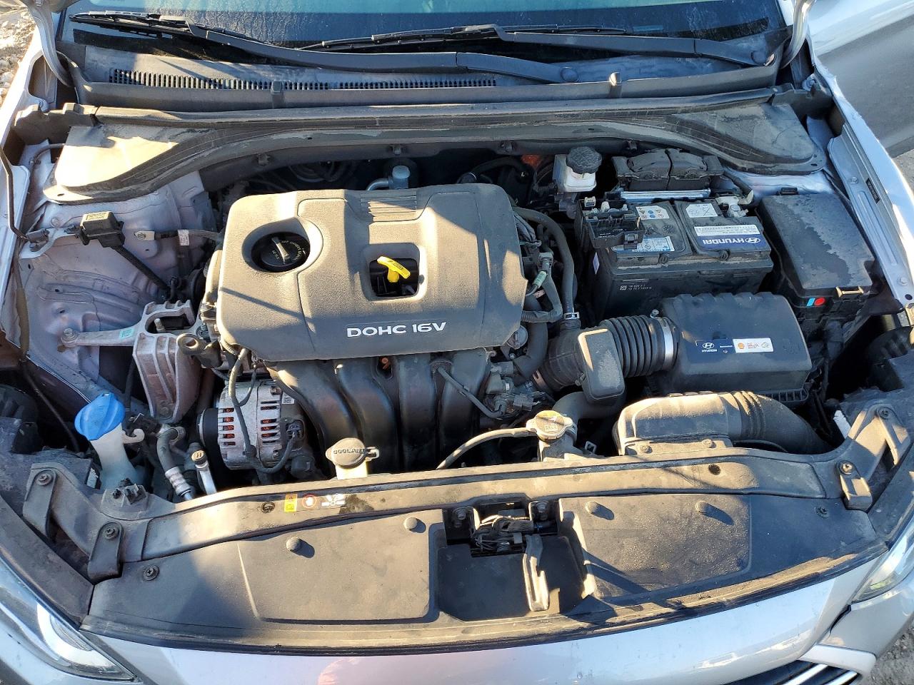 2017 HYUNDAI ELANTRA photo 11