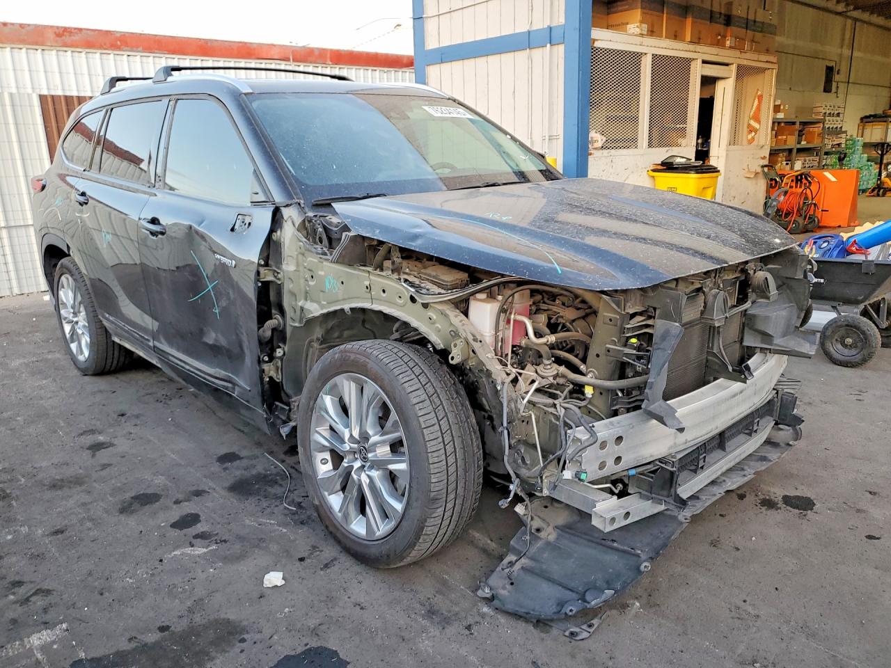 2021 TOYOTA HIGHLANDER photo 4