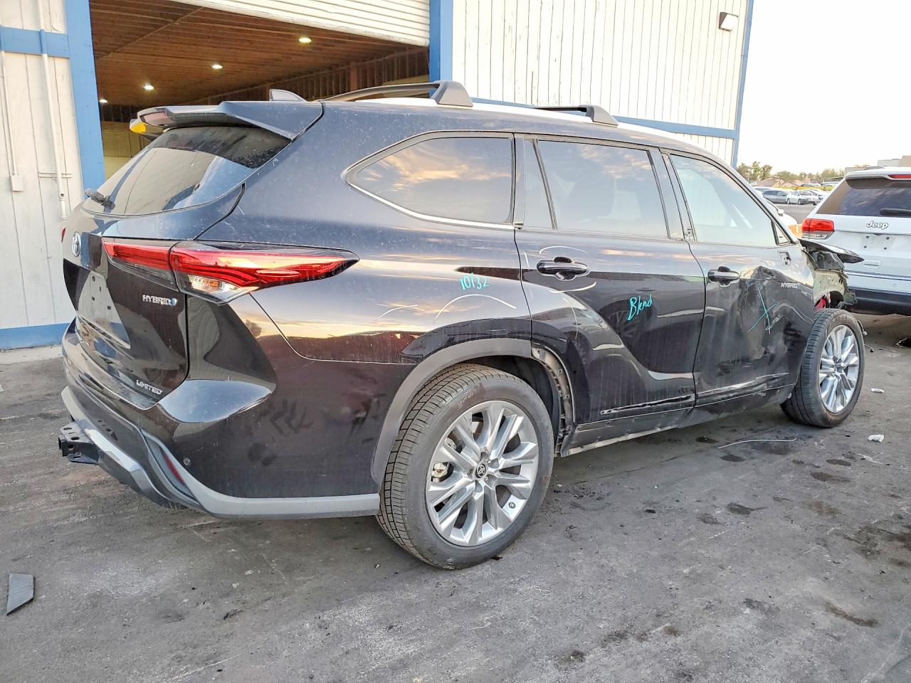 2021 TOYOTA HIGHLANDER photo 3