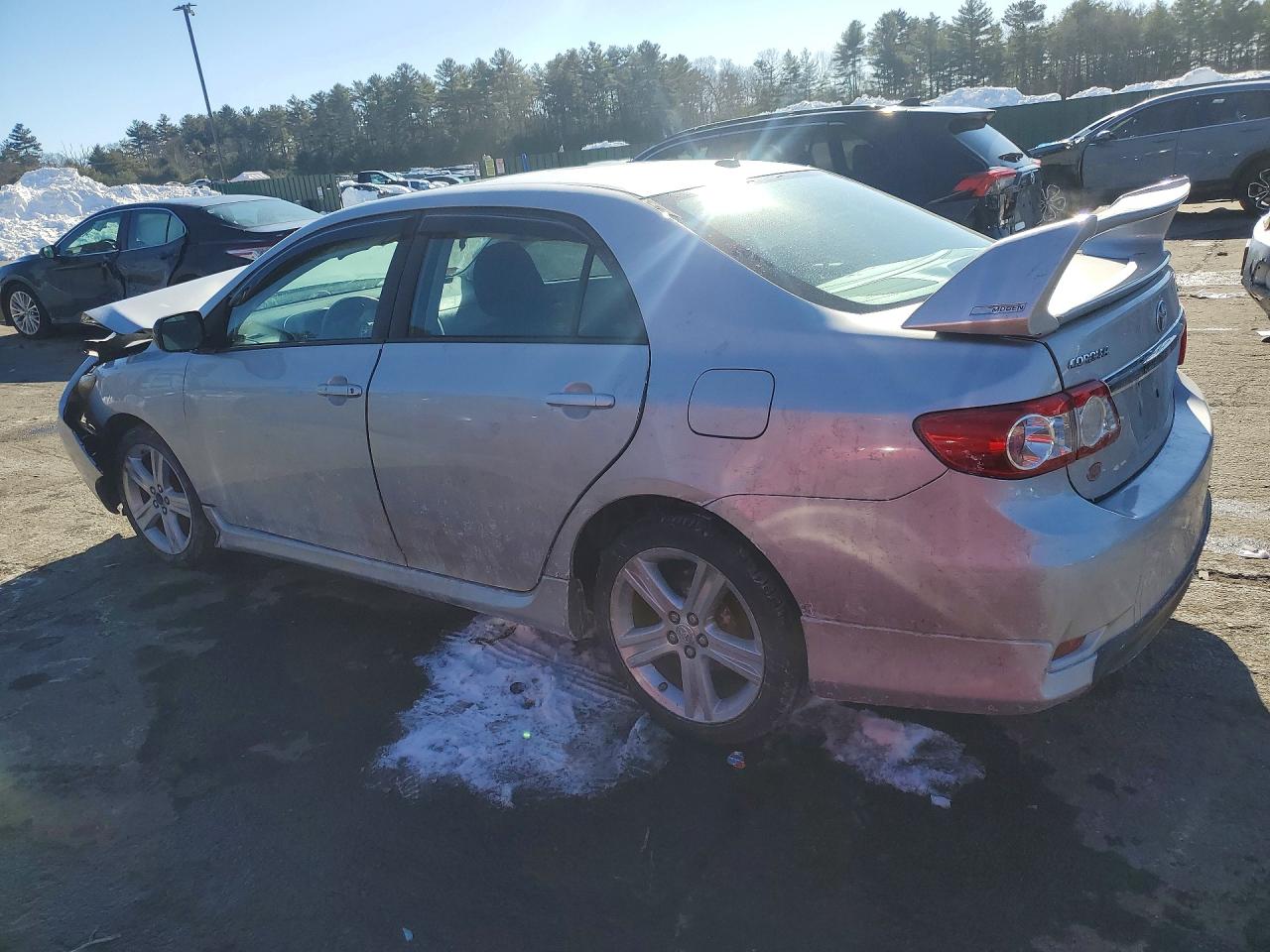 2013 TOYOTA COROLLA BASE photo 3