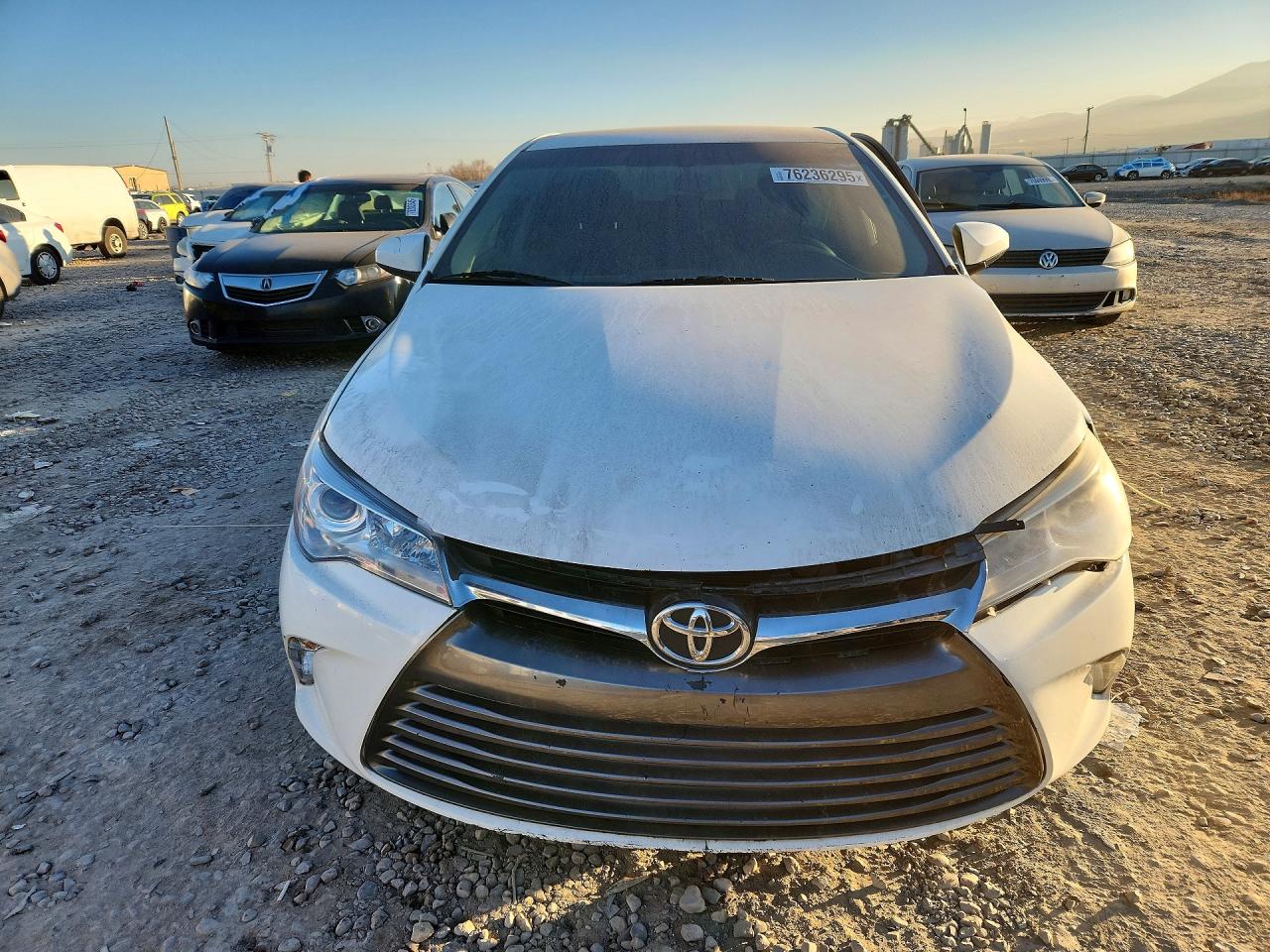 2017 TOYOTA CAMRY LE photo 9