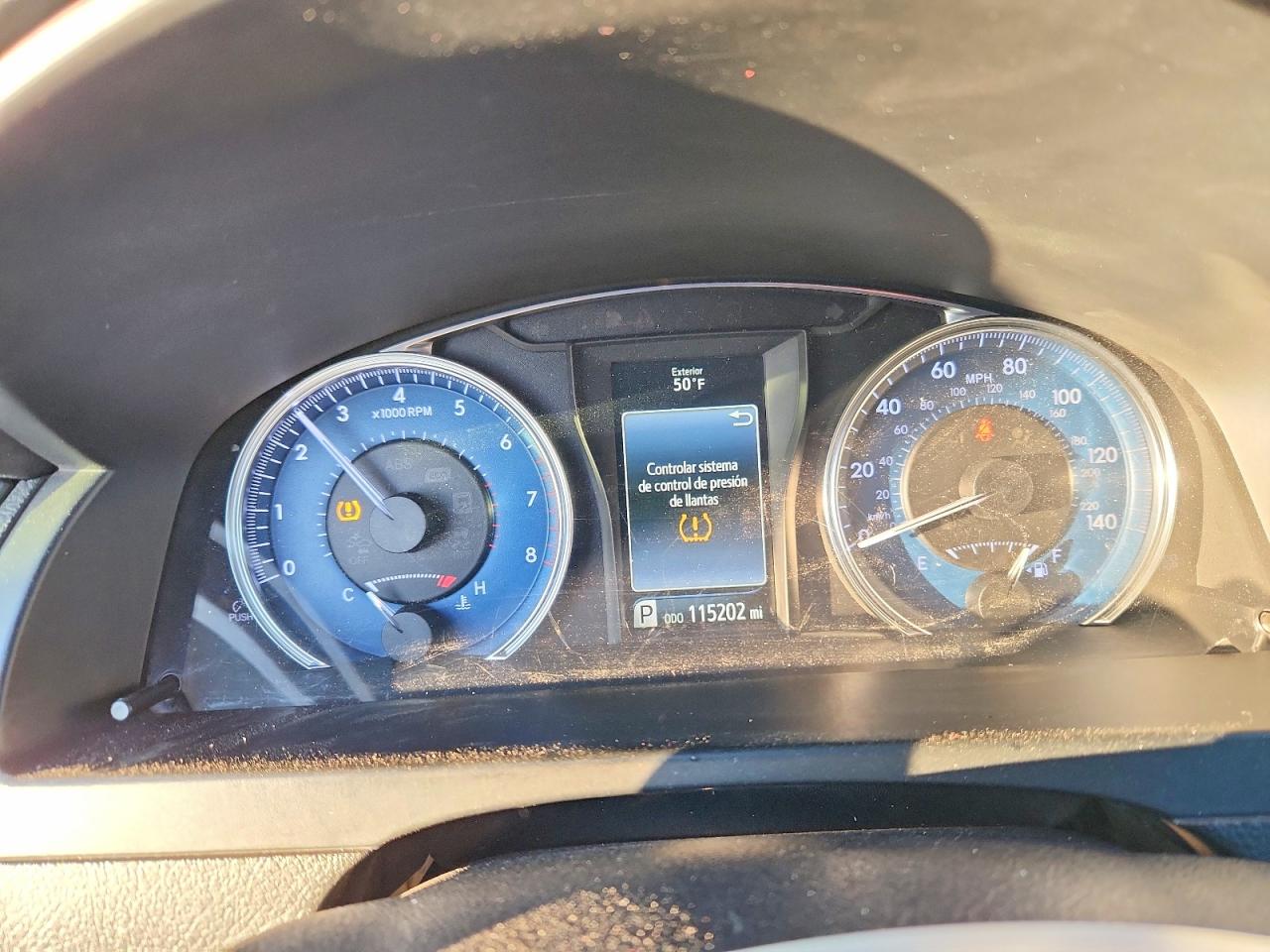 2017 TOYOTA CAMRY LE photo 17
